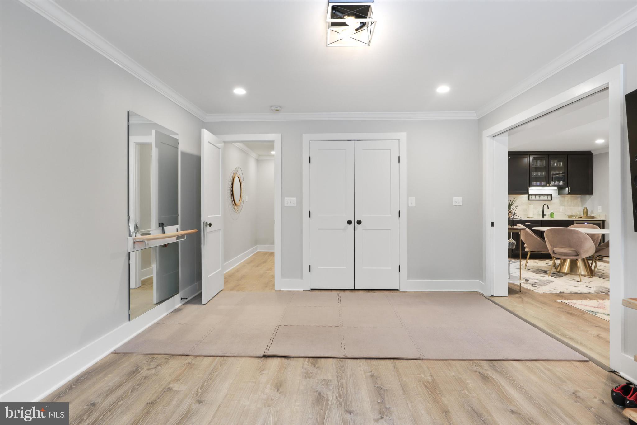 CHESTERBROOK WOODS - Residential