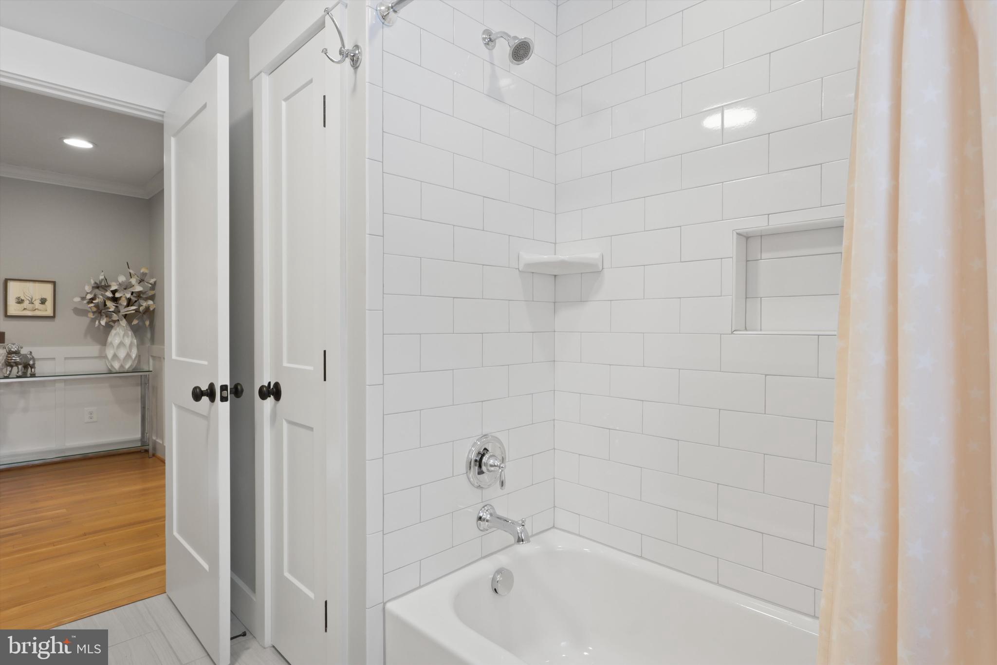 CHESTERBROOK WOODS - Residential