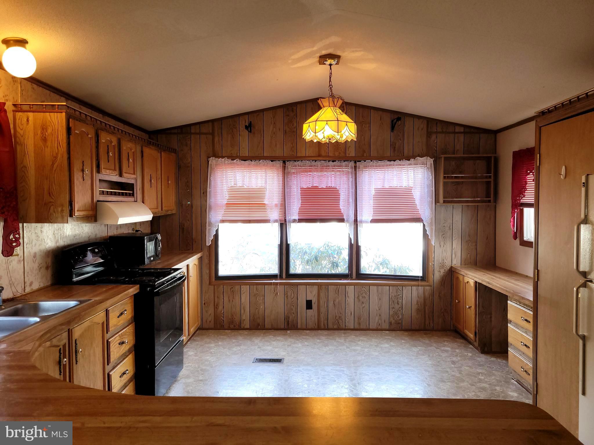 IRISH CREEK VILLAGE - Residential