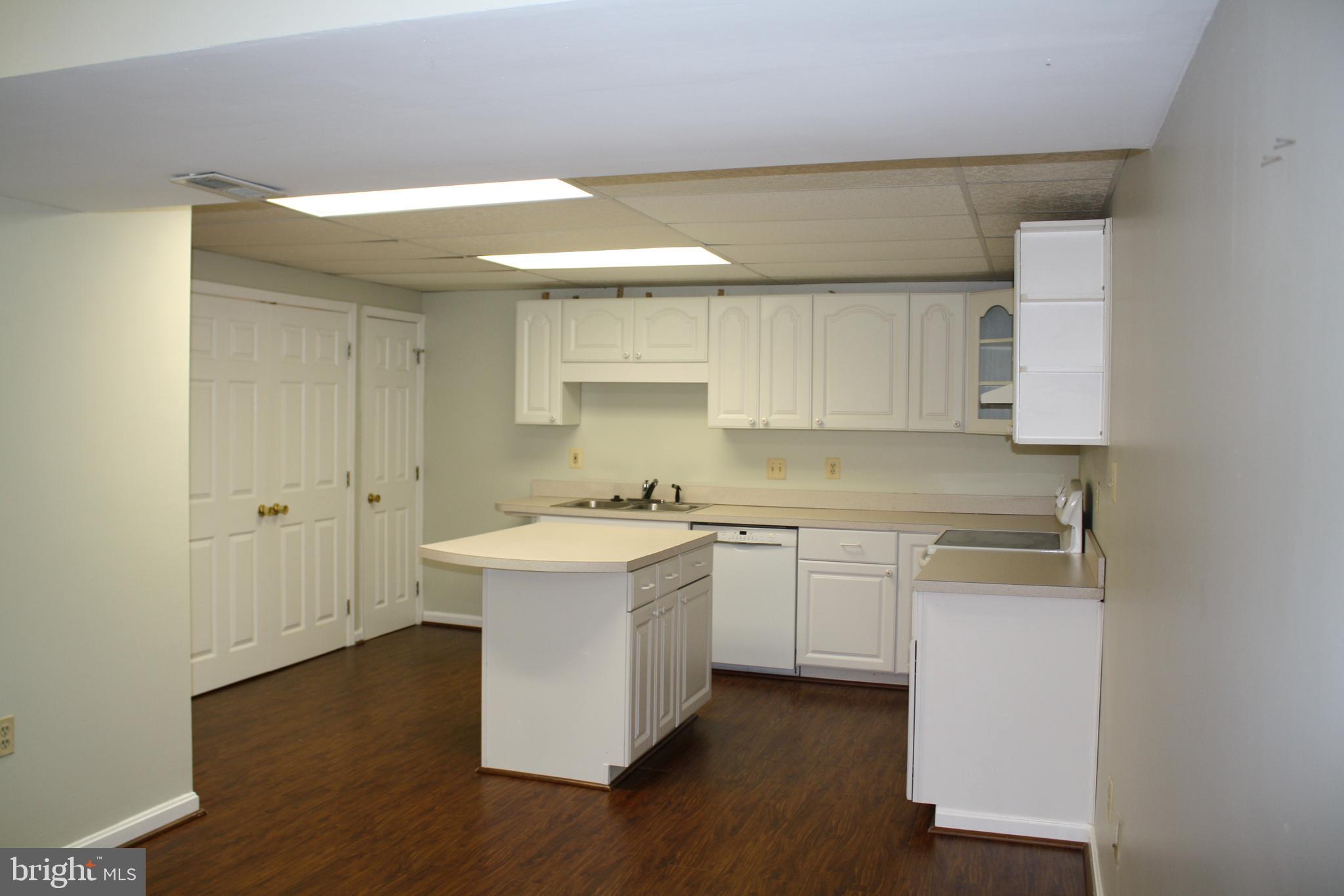 COUNTRYSIDE PROFESSIONAL - Residential Lease