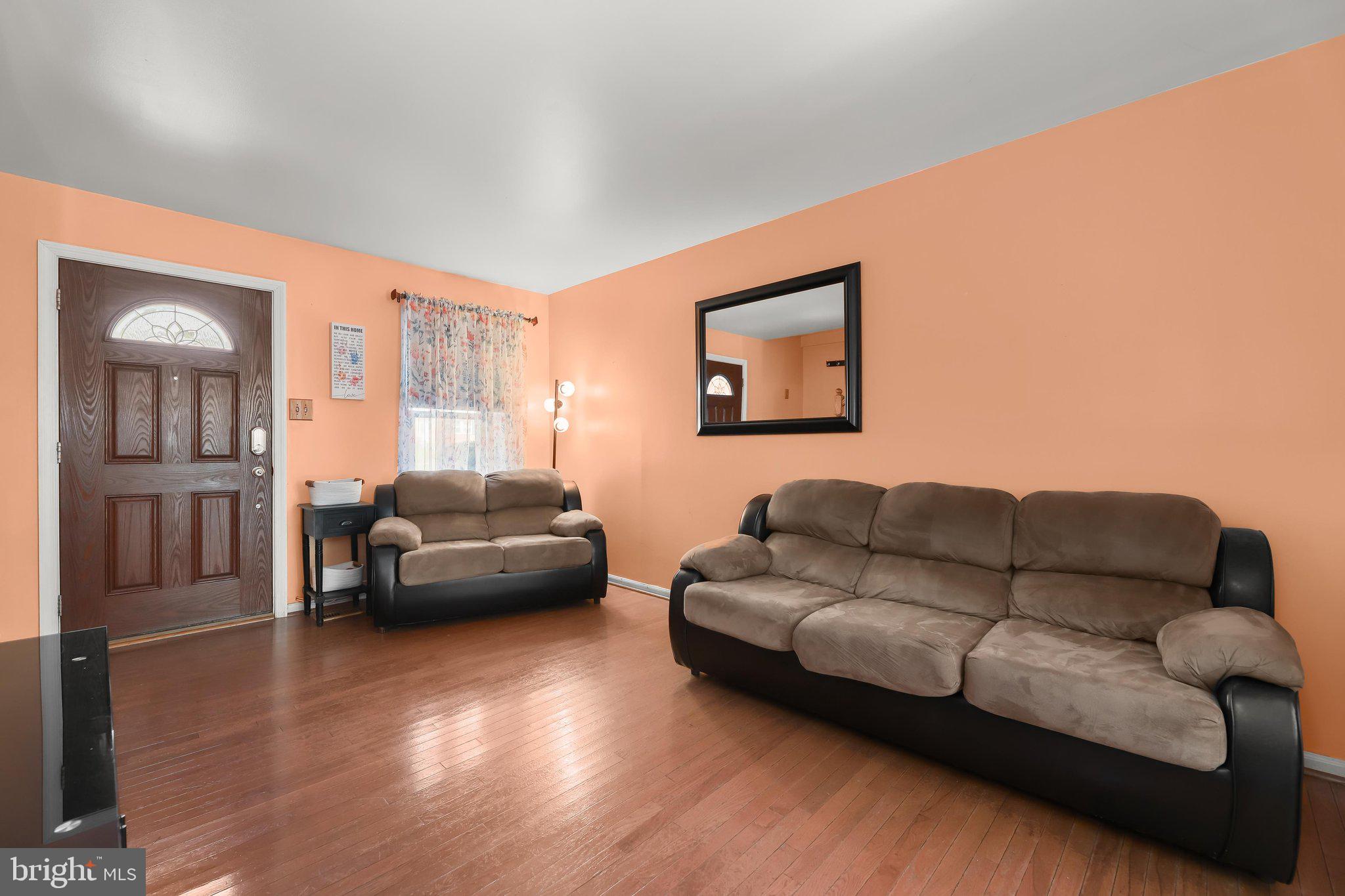 605 GLYNOCK PLACE