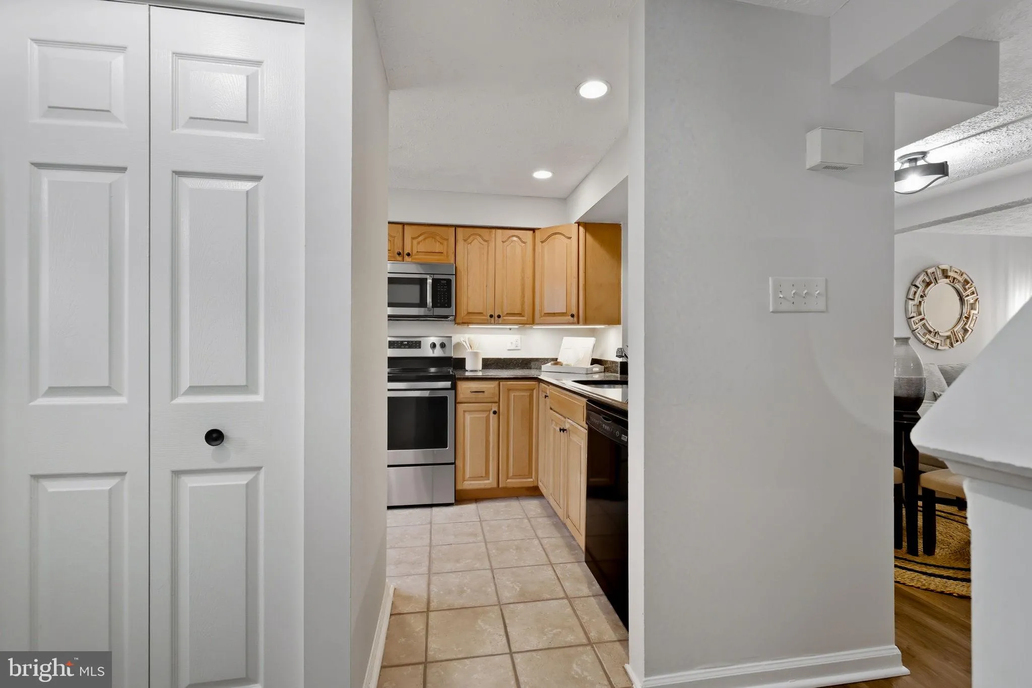 Lorton, Virginia 22079, United States, 2 Bedrooms Bedrooms, ,3 BathroomsBathrooms,Residential,Pending,230916