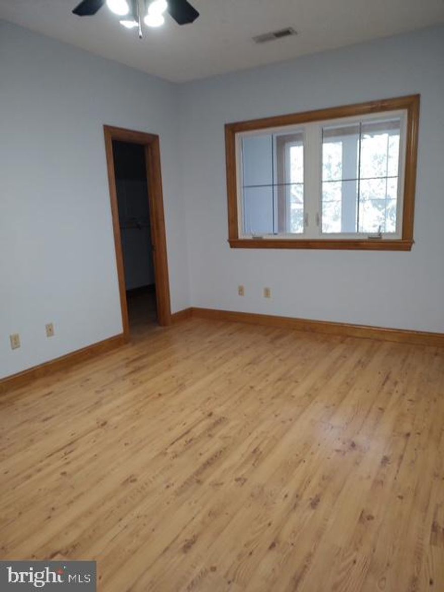 Perfect Walk-Up office space right in town! Space offers 4 offices or 3 offices and 1 conference room.  Rest rooms, kitchen and meeting areas. Easy move in ready and plenty of parking.  Bring your business to Orange with a fabulous rent opportunity!