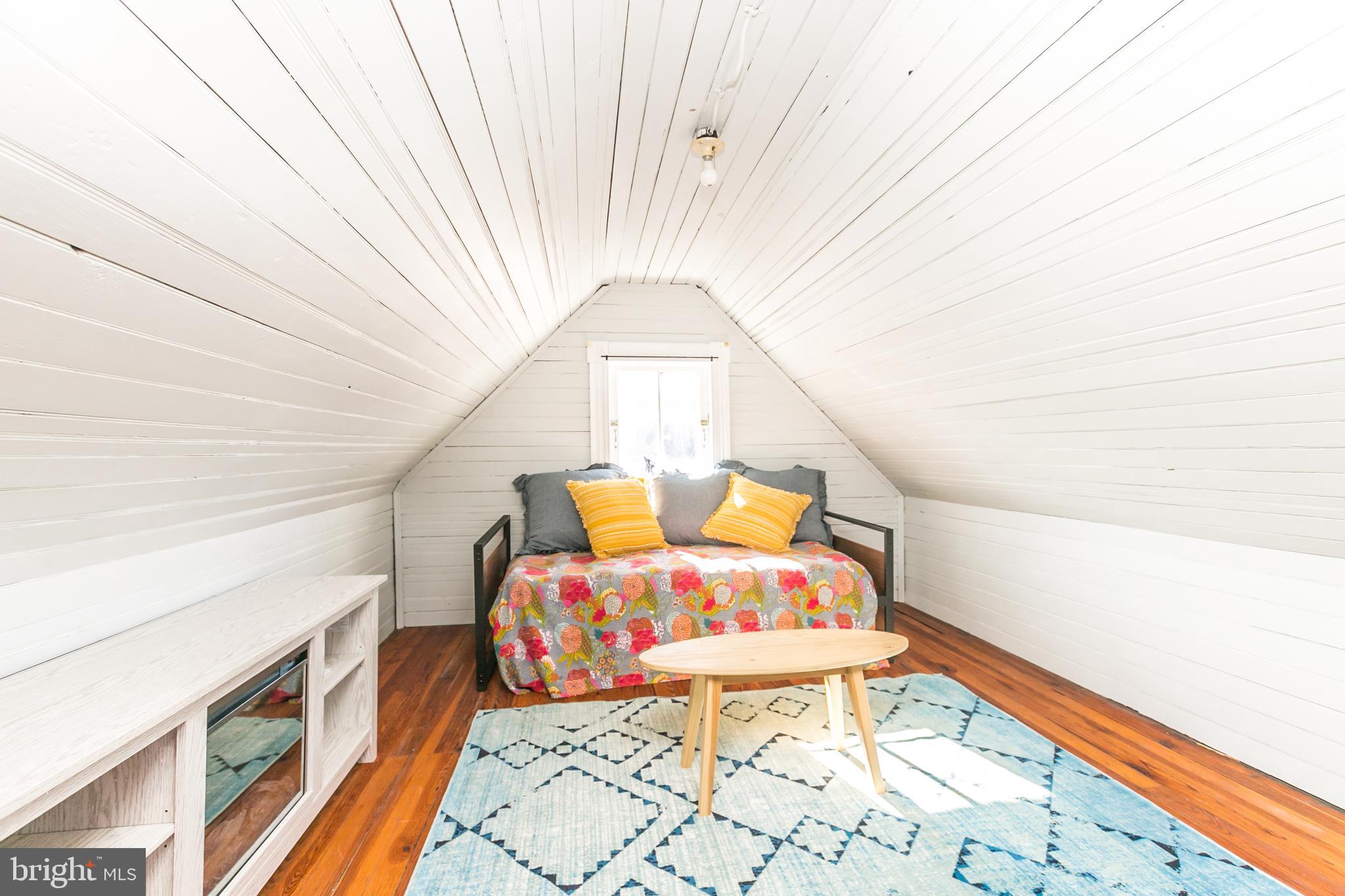 LAURAVILLE HISTORIC DISTRICT - Residential