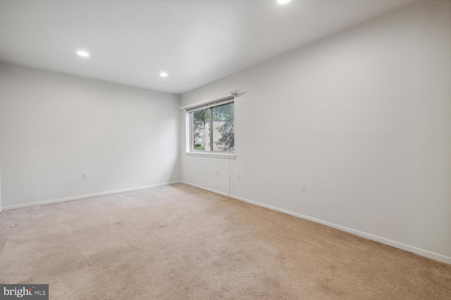 BETHESDA PARK - Residential