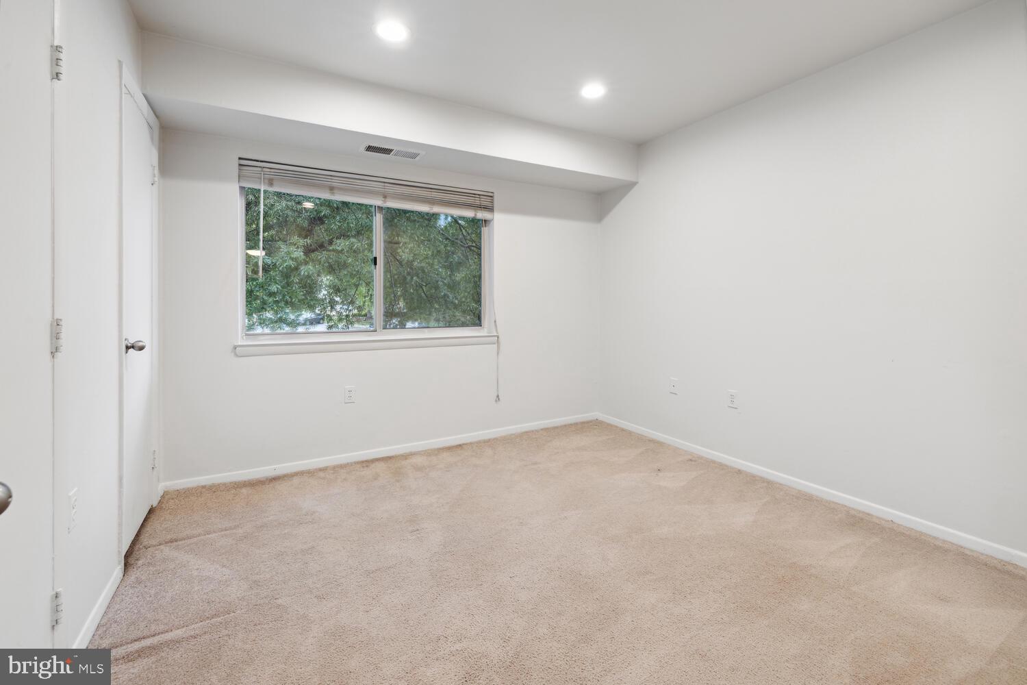 BETHESDA PARK - Residential