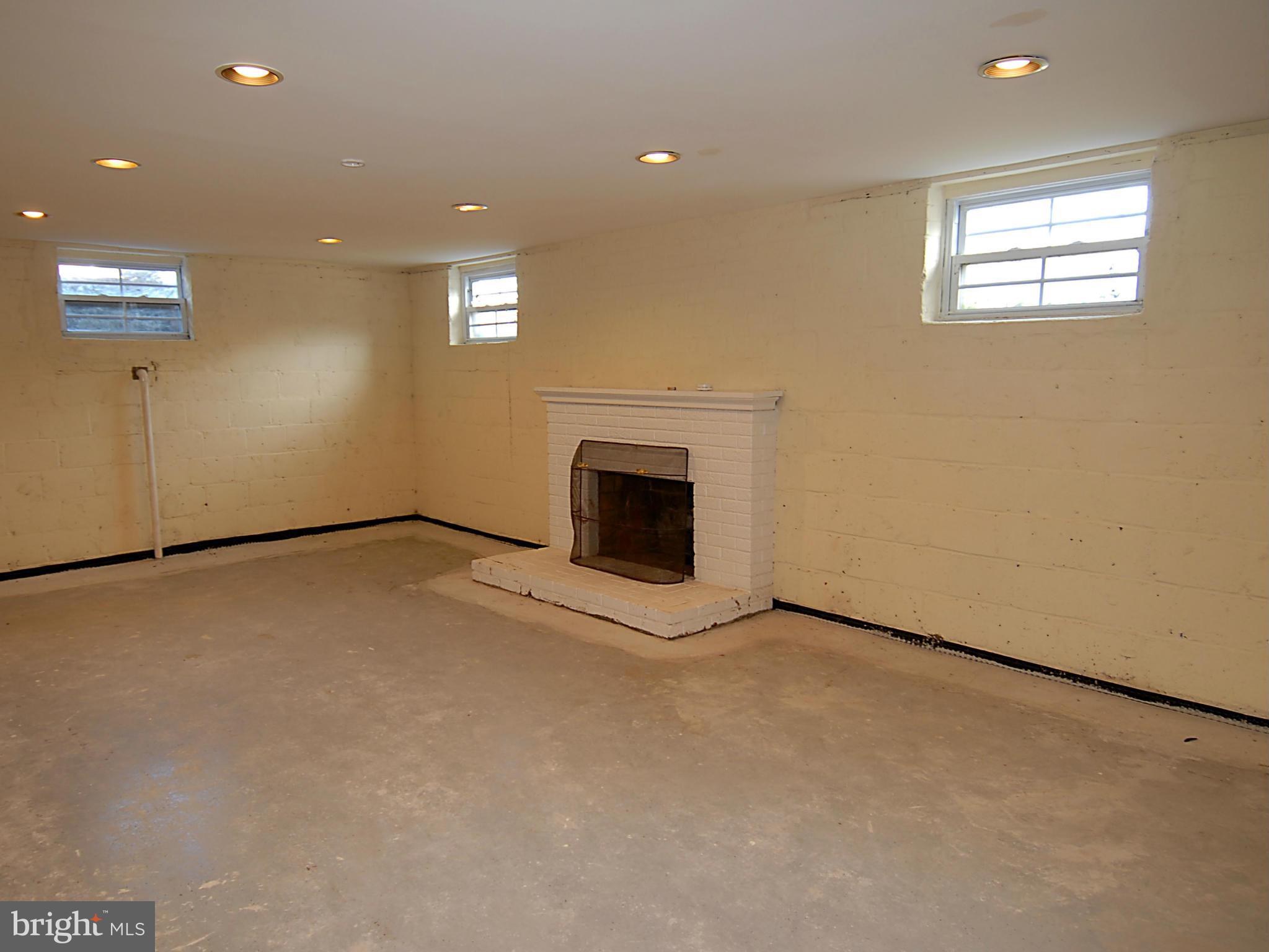 LYON PARK - Residential Lease