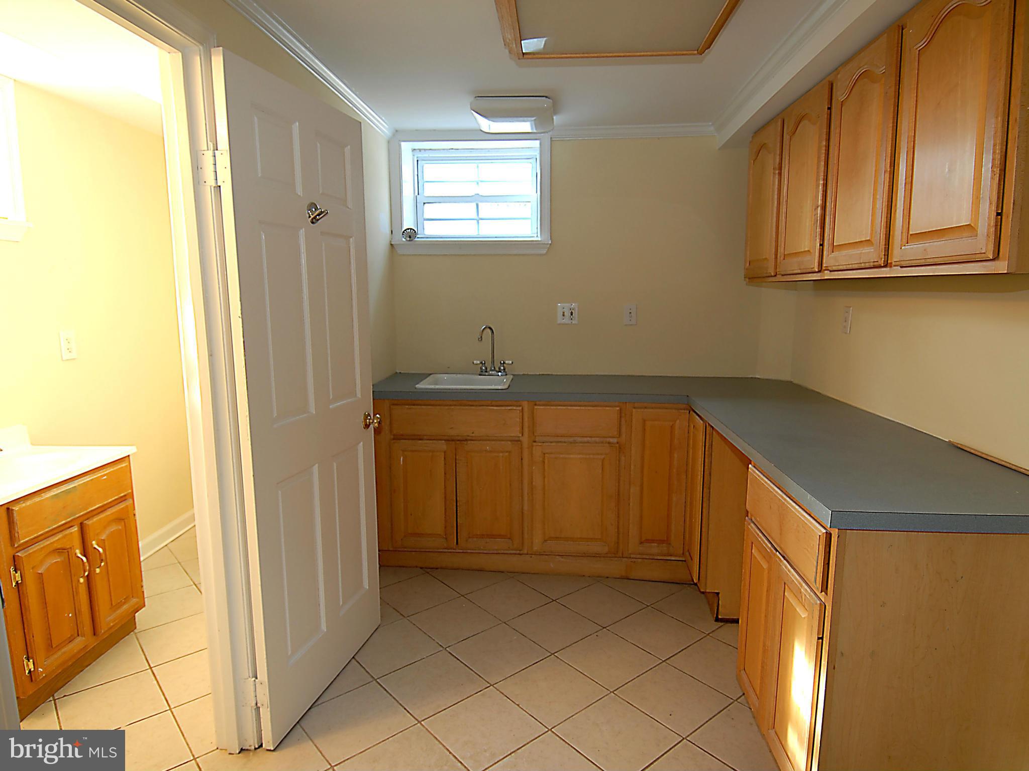 LYON PARK - Residential Lease