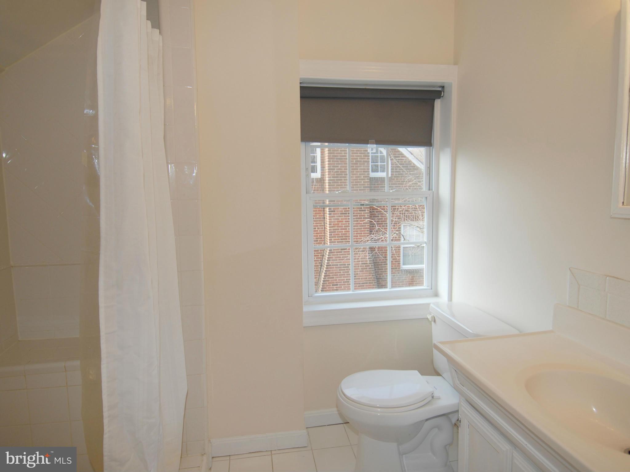 LYON PARK - Residential Lease
