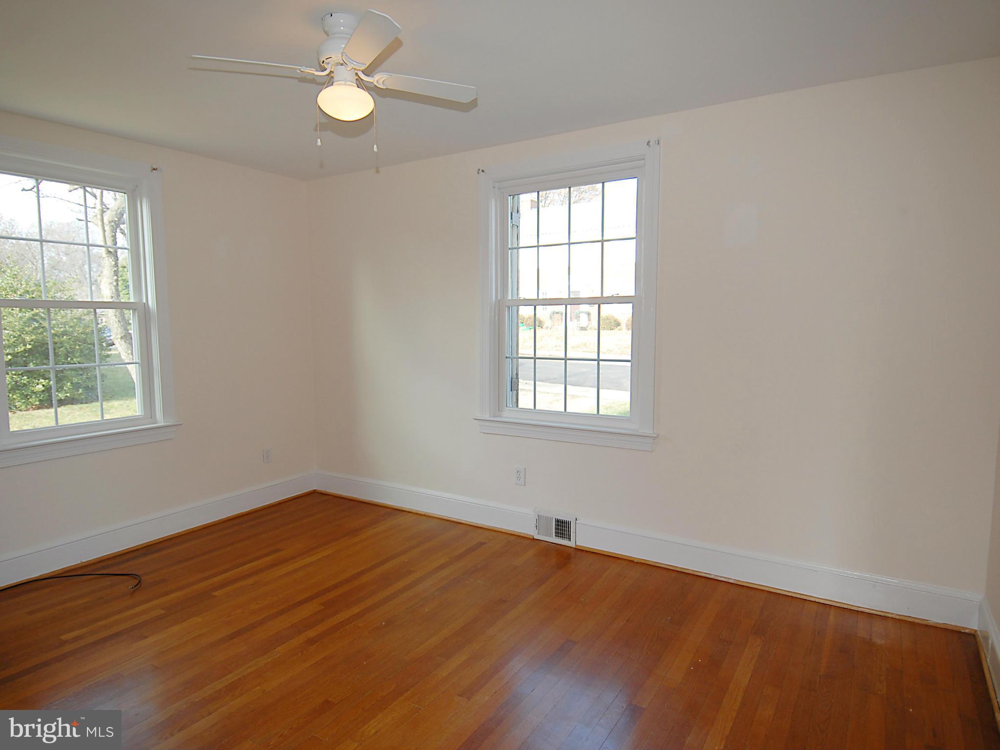 LYON PARK - Residential Lease