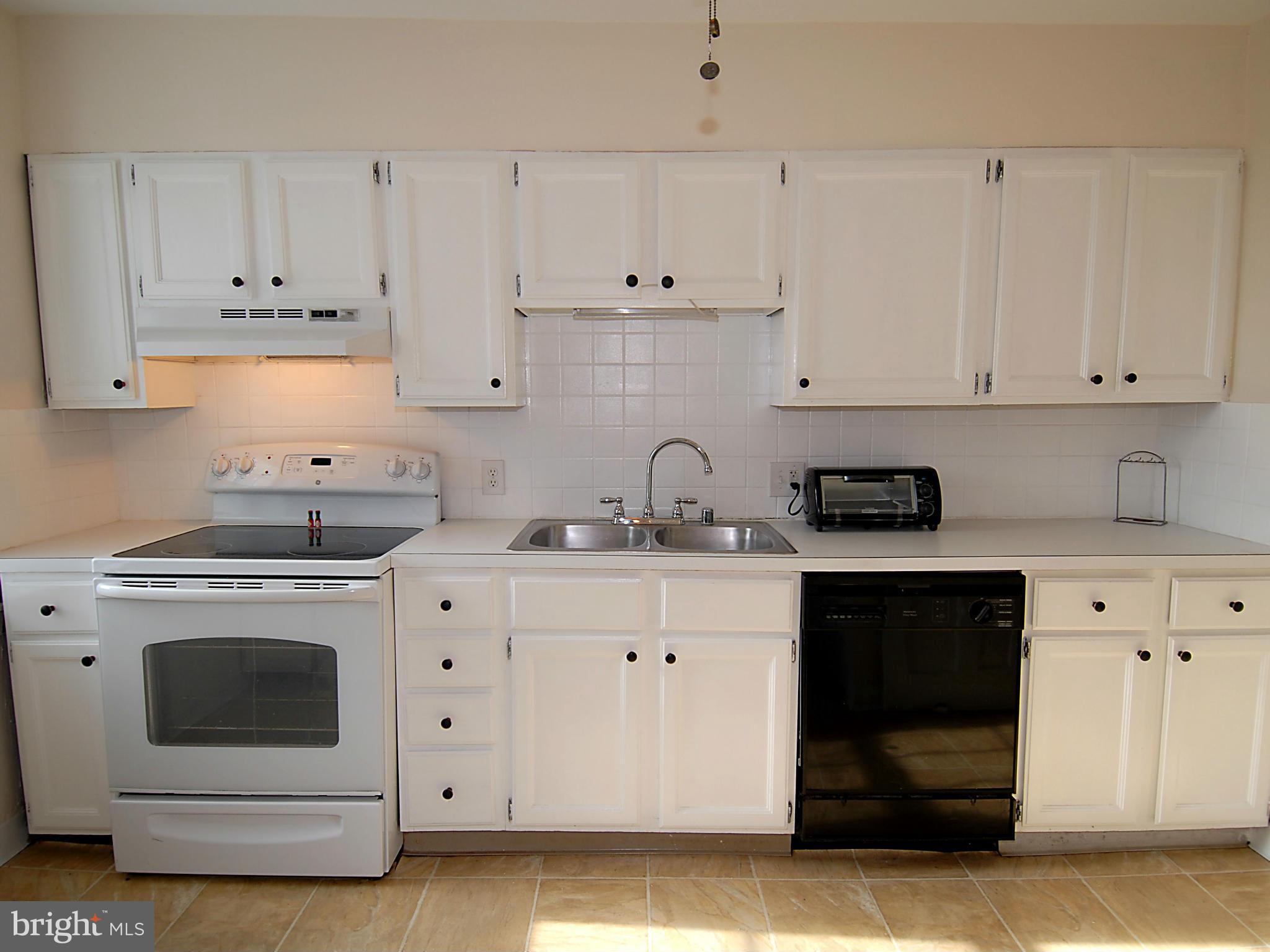 LYON PARK - Residential Lease