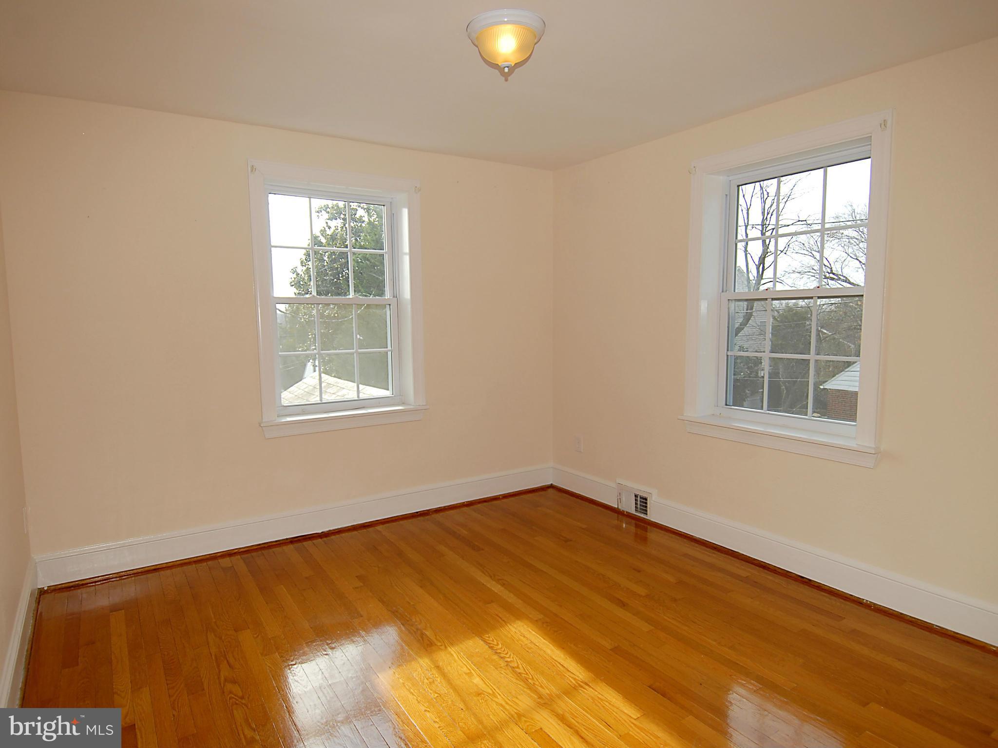 LYON PARK - Residential Lease