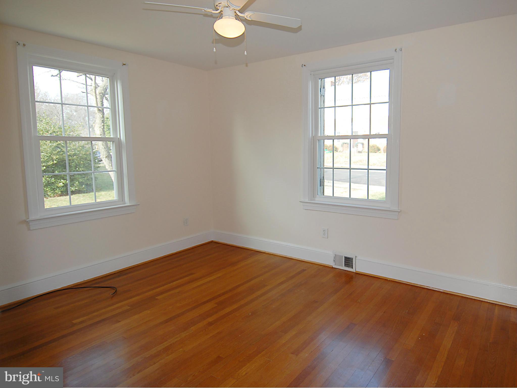 LYON PARK - Residential Lease