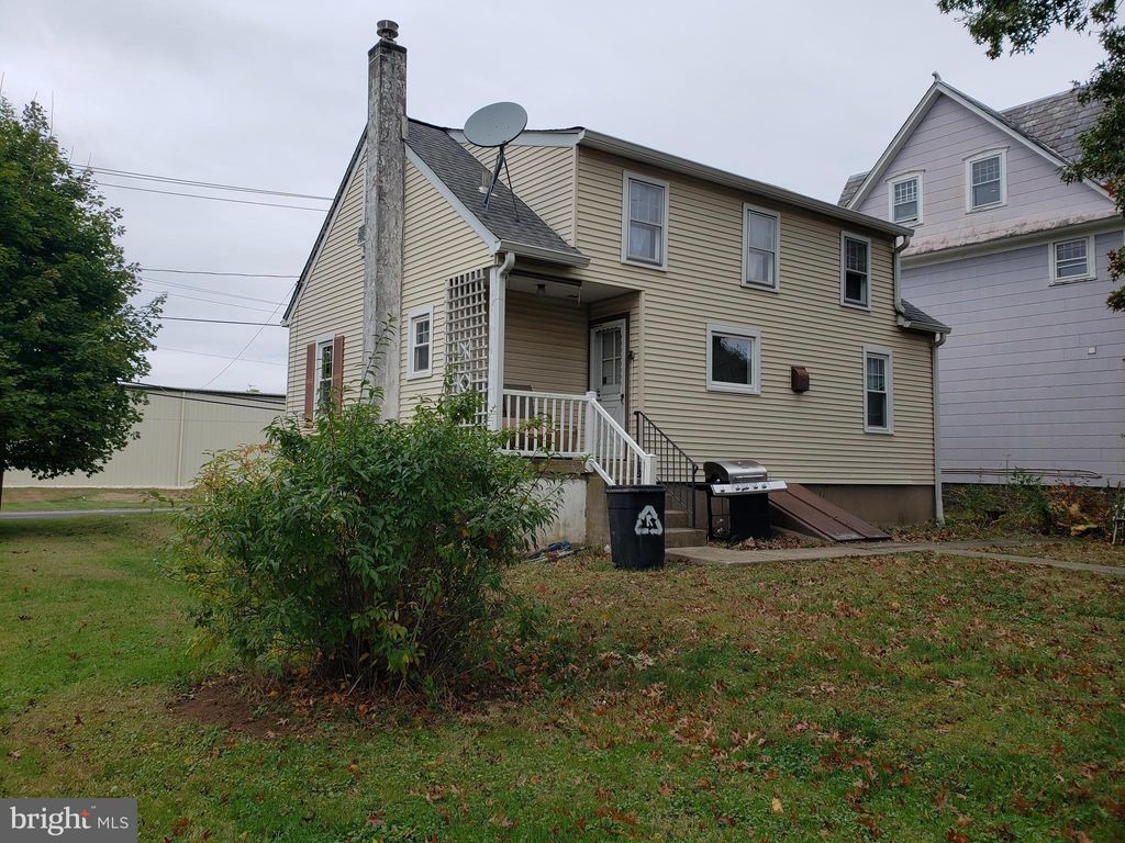 Photo of 262 Fairview Avenue, QUAKERTOWN, PA 18951 (MLS # PABU2107258)