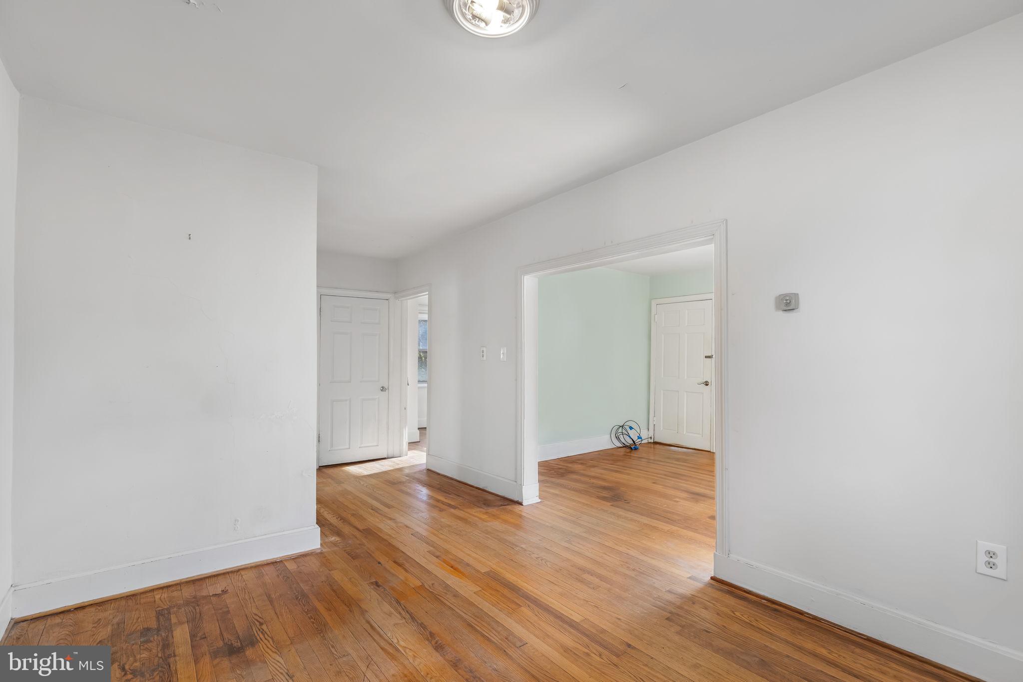 DAVIS COURT - Residential