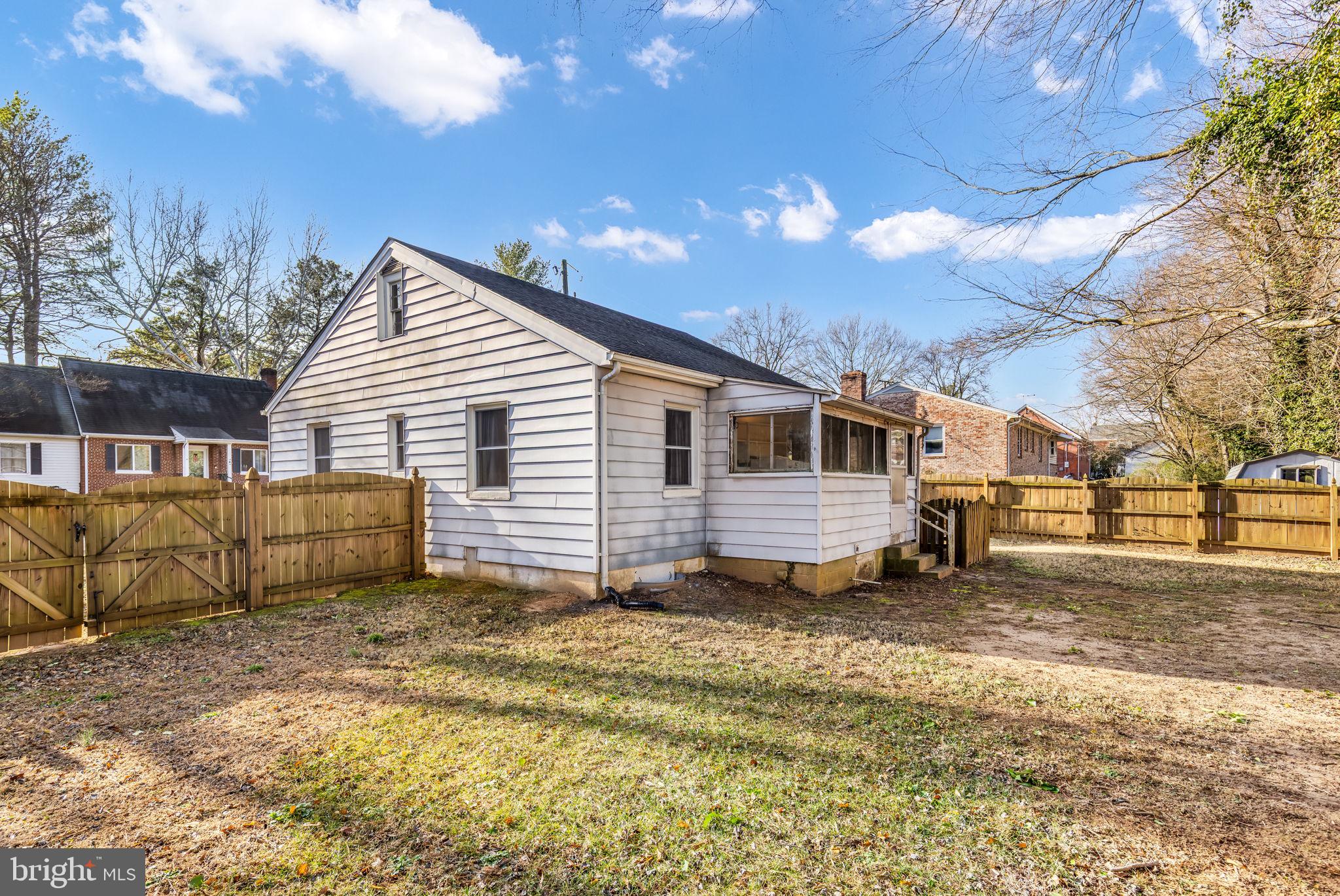 DAVIS COURT - Residential