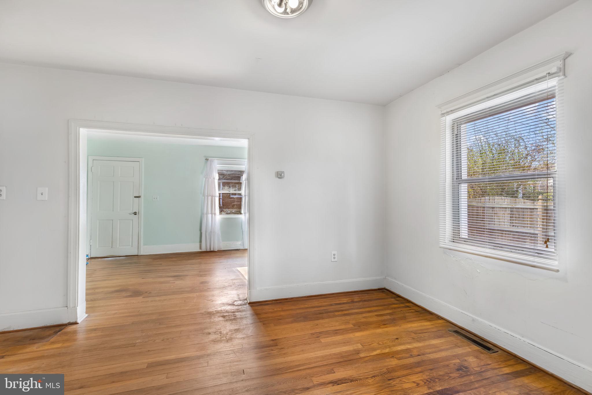 DAVIS COURT - Residential