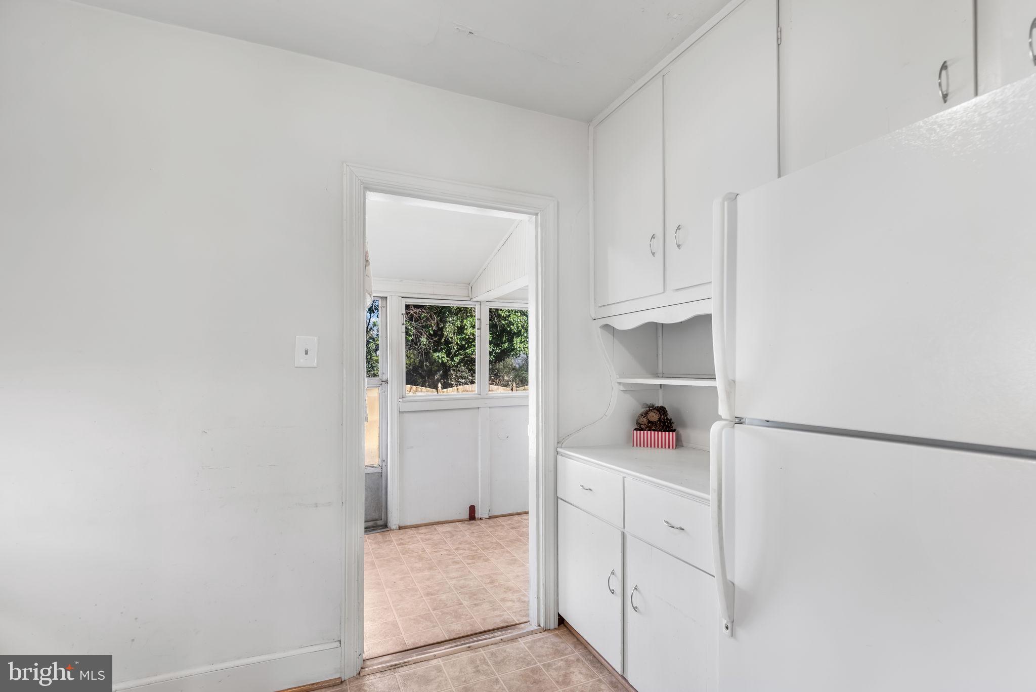 DAVIS COURT - Residential