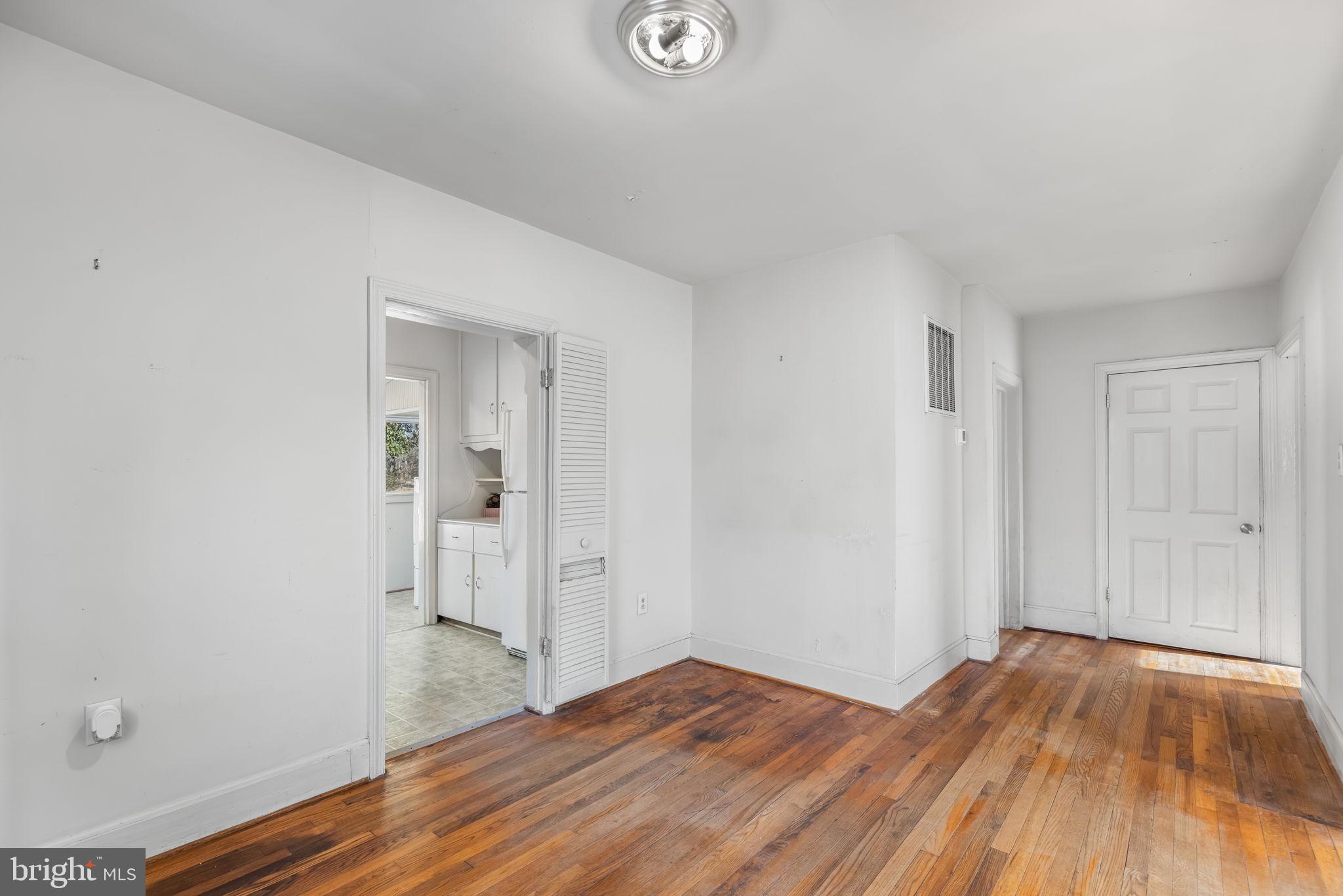 DAVIS COURT - Residential