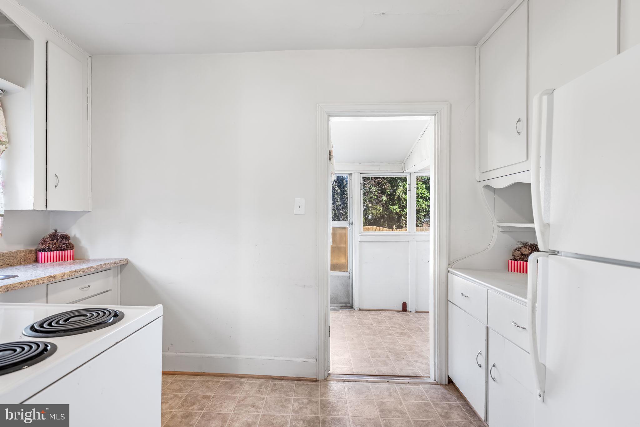 DAVIS COURT - Residential