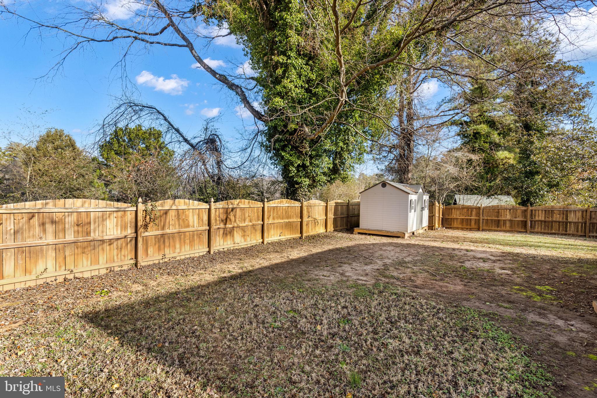 DAVIS COURT - Residential