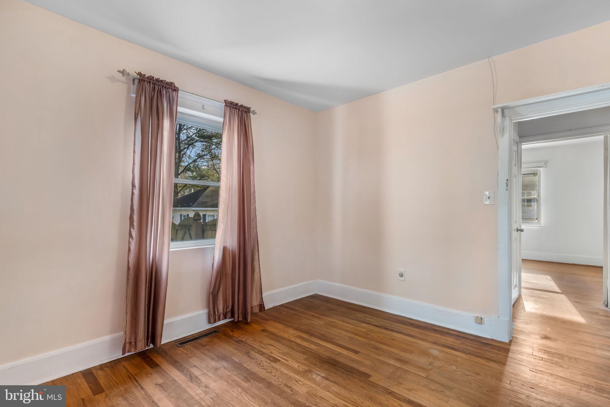 DAVIS COURT - Residential