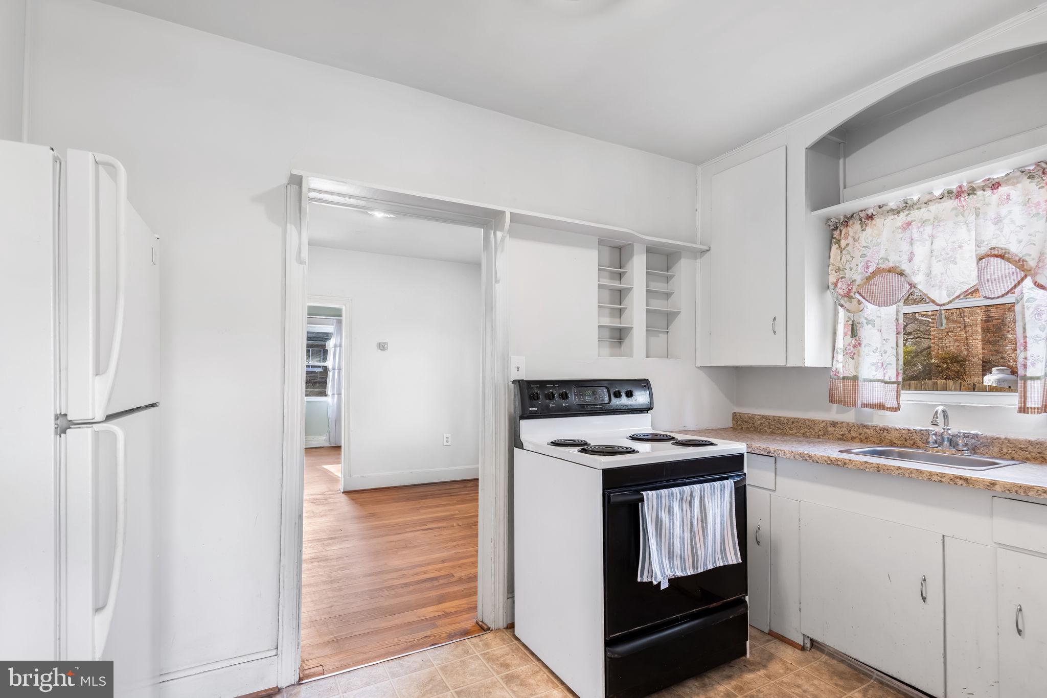 DAVIS COURT - Residential