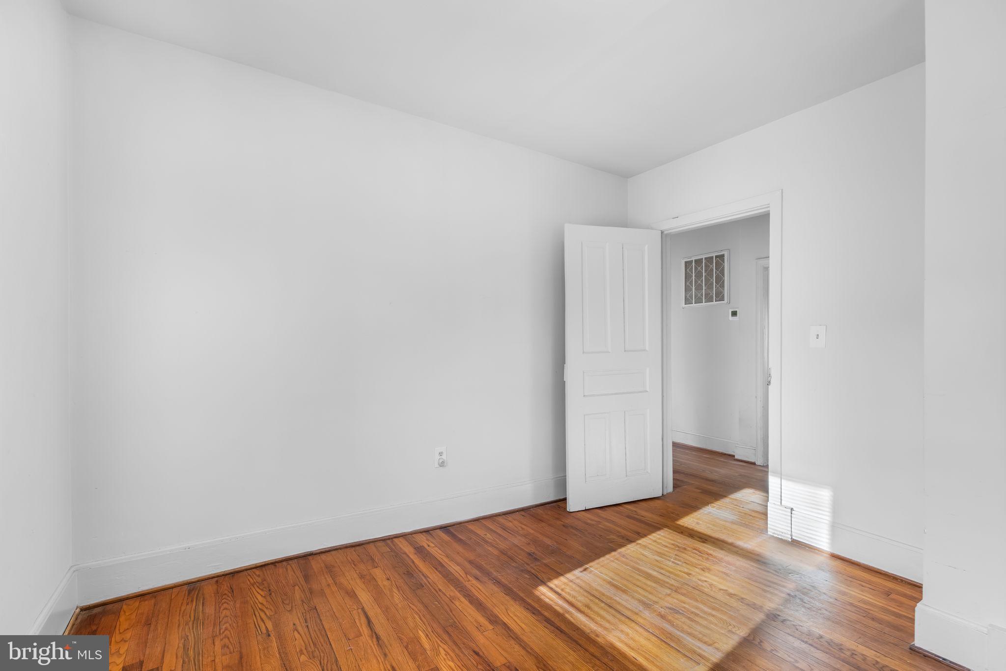 DAVIS COURT - Residential