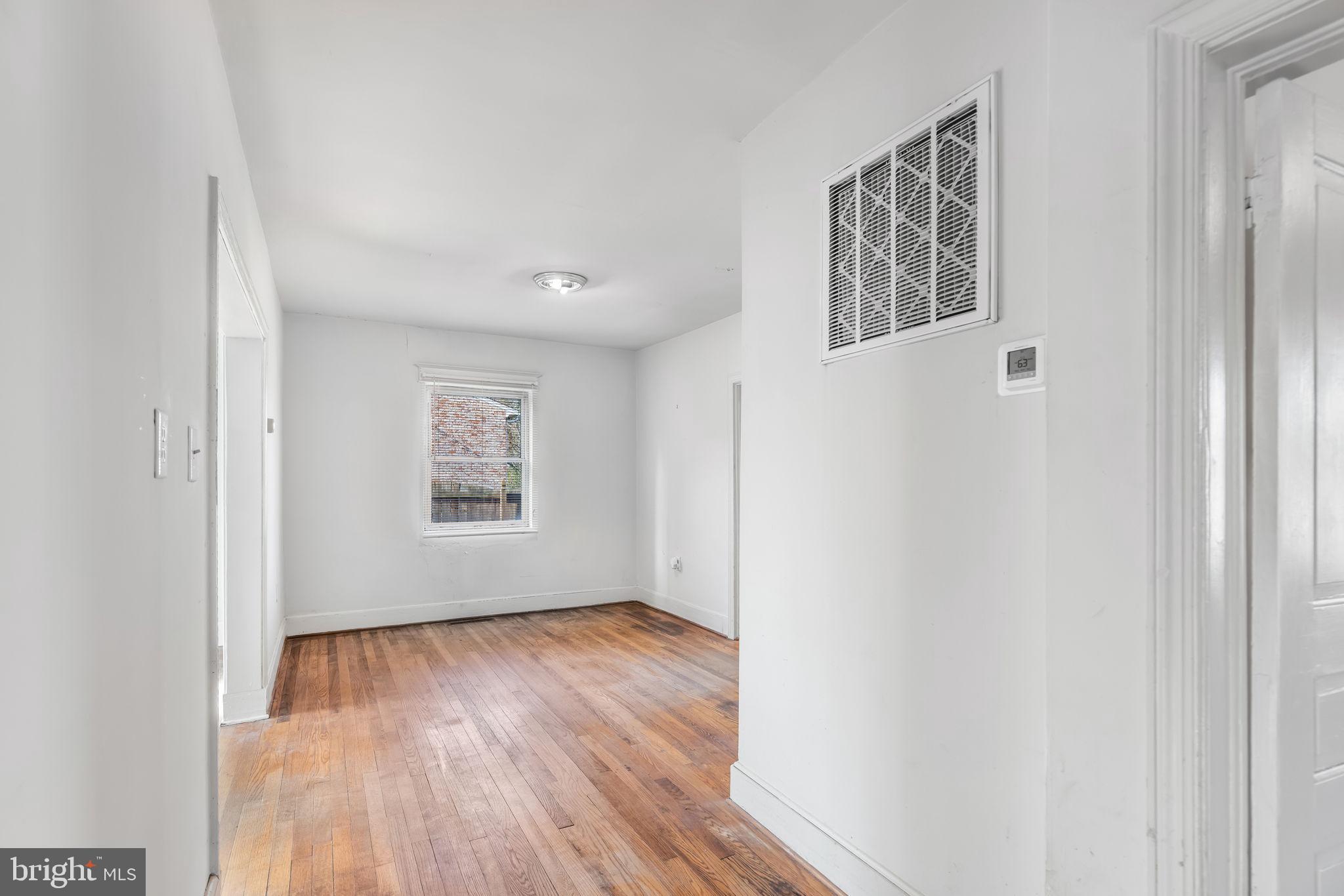 DAVIS COURT - Residential