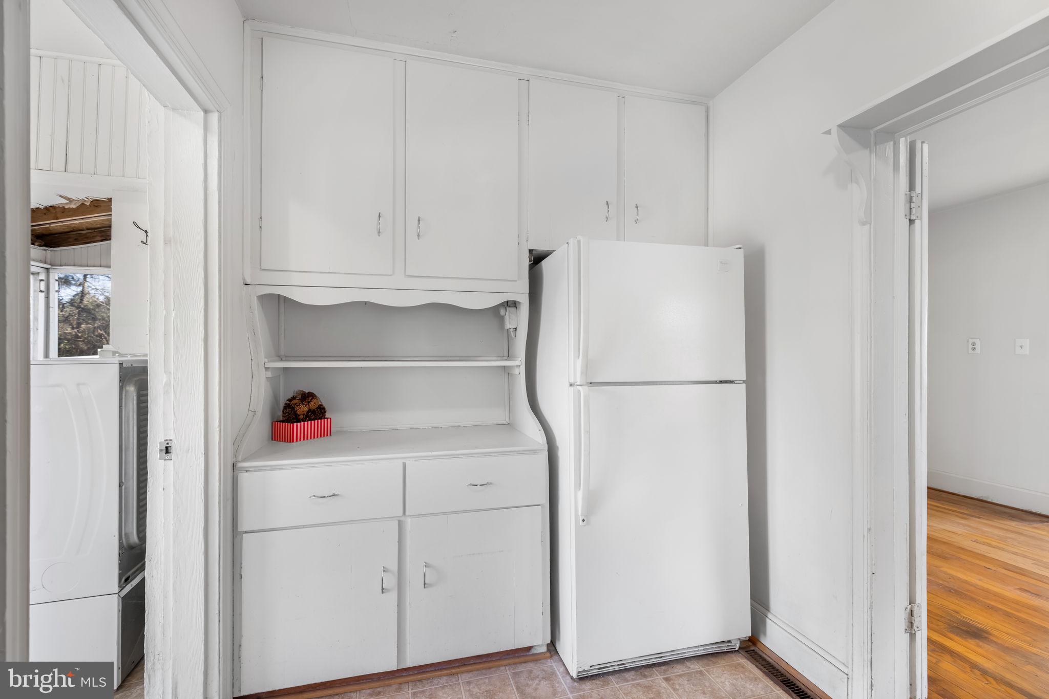 DAVIS COURT - Residential