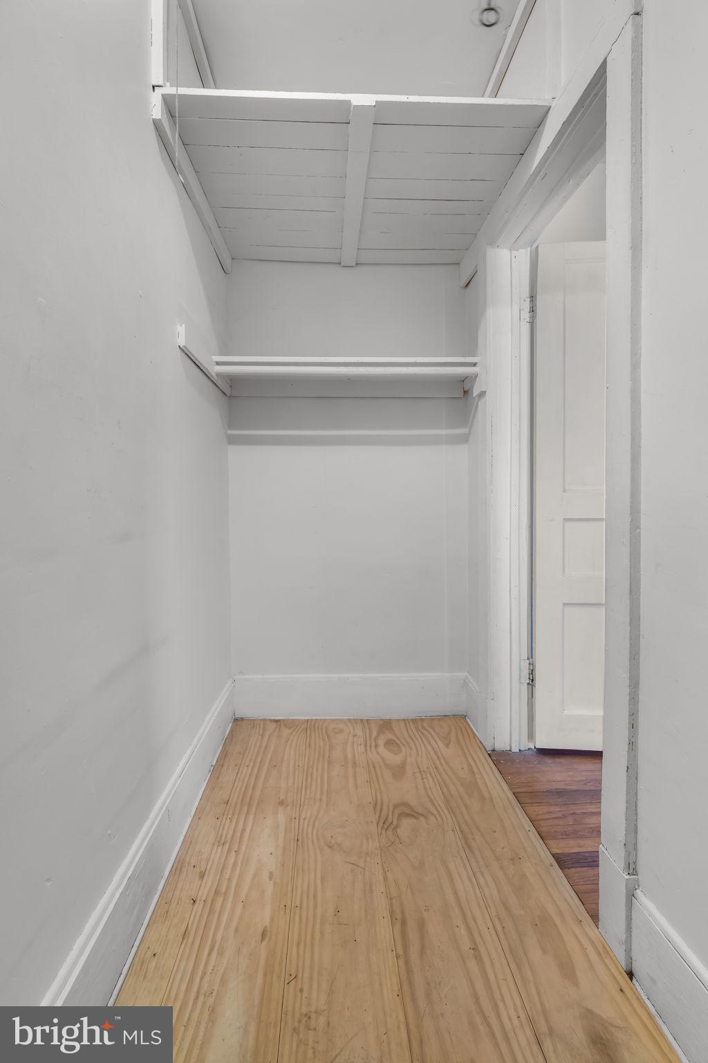 DAVIS COURT - Residential