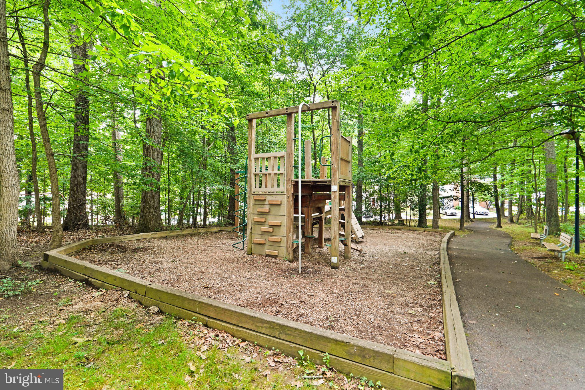 GUNNERS LAKE VILLAGE - Residential