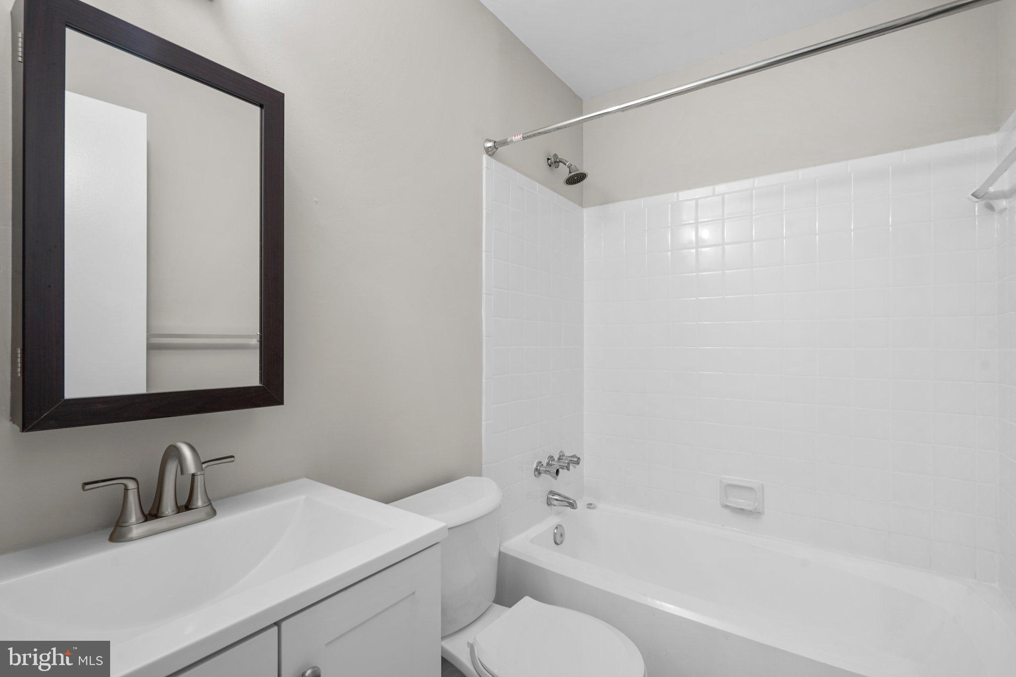 GUNNERS LAKE VILLAGE - Residential