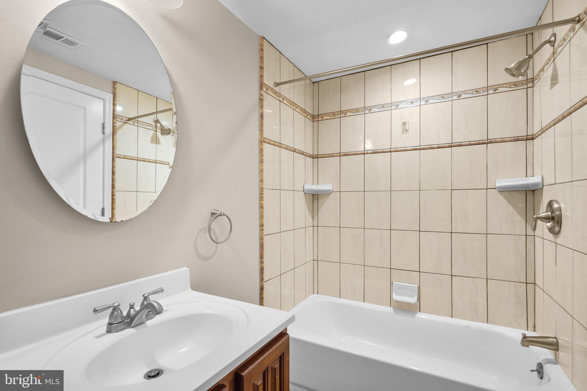 GUNNERS LAKE VILLAGE - Residential