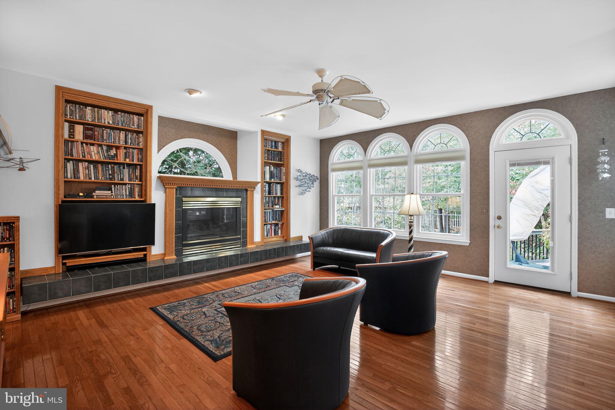 HARBOR POINT - Residential