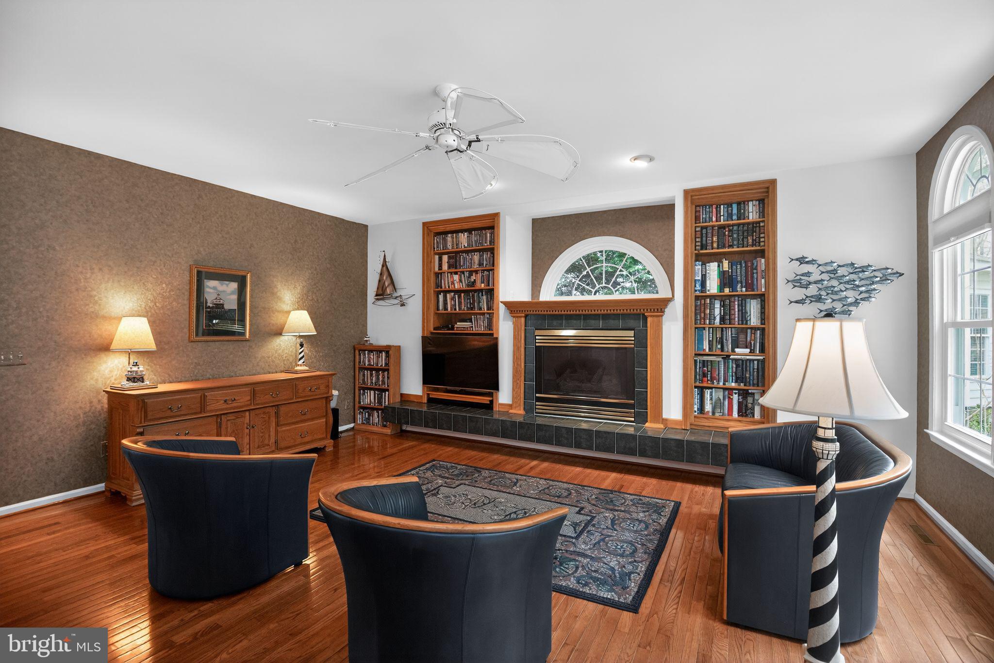 HARBOR POINT - Residential