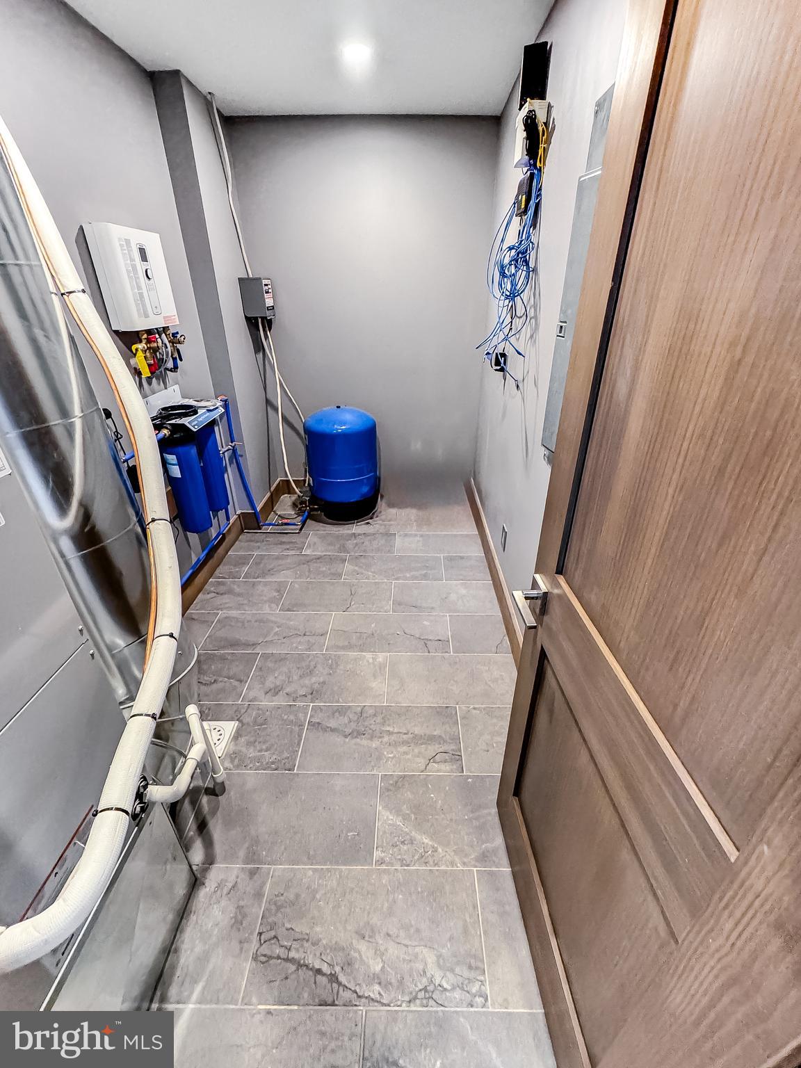 THE SUMMIT AT LOST RIVER - Residential