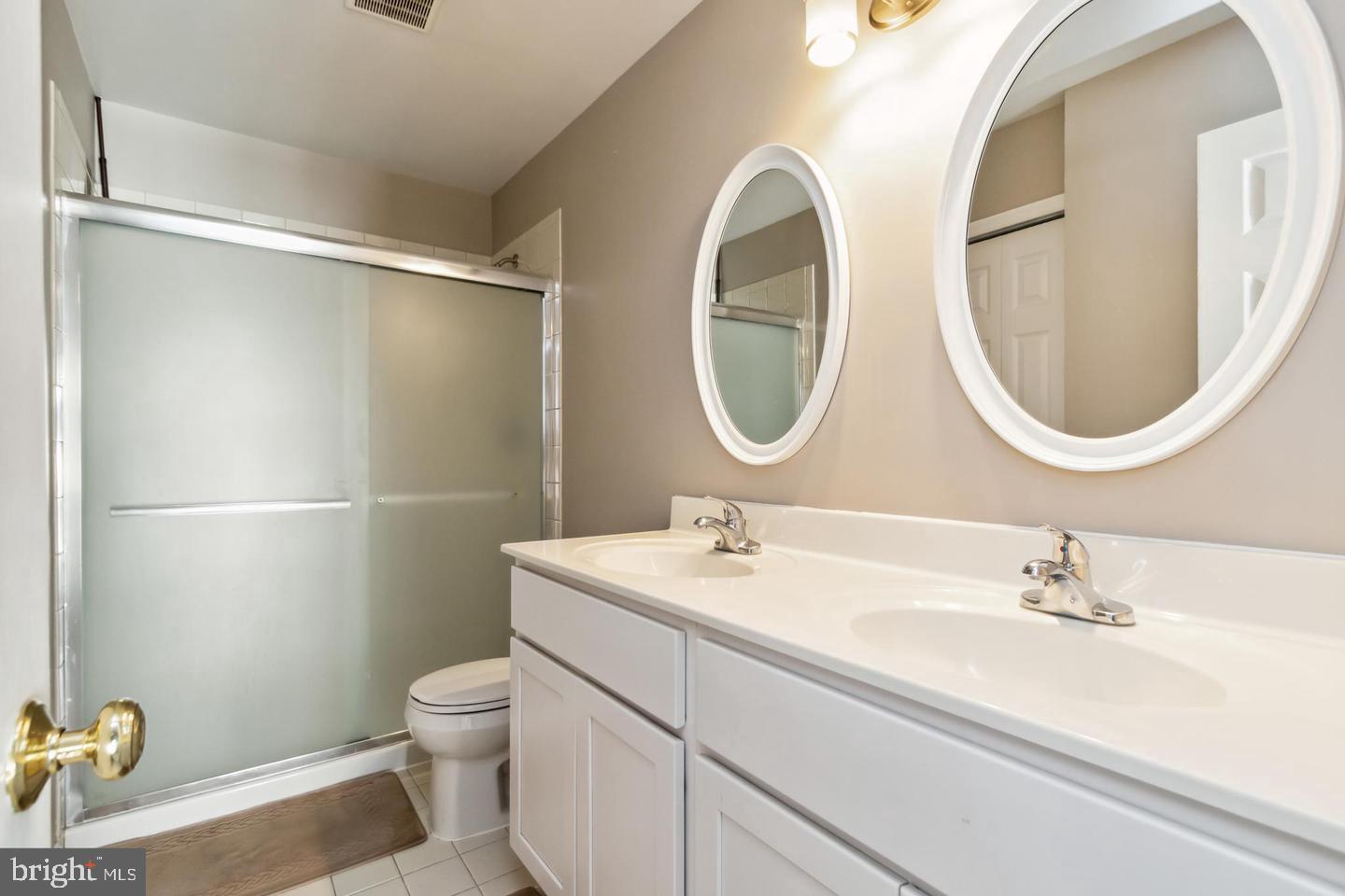 CASCADES/LOWES - Residential Lease