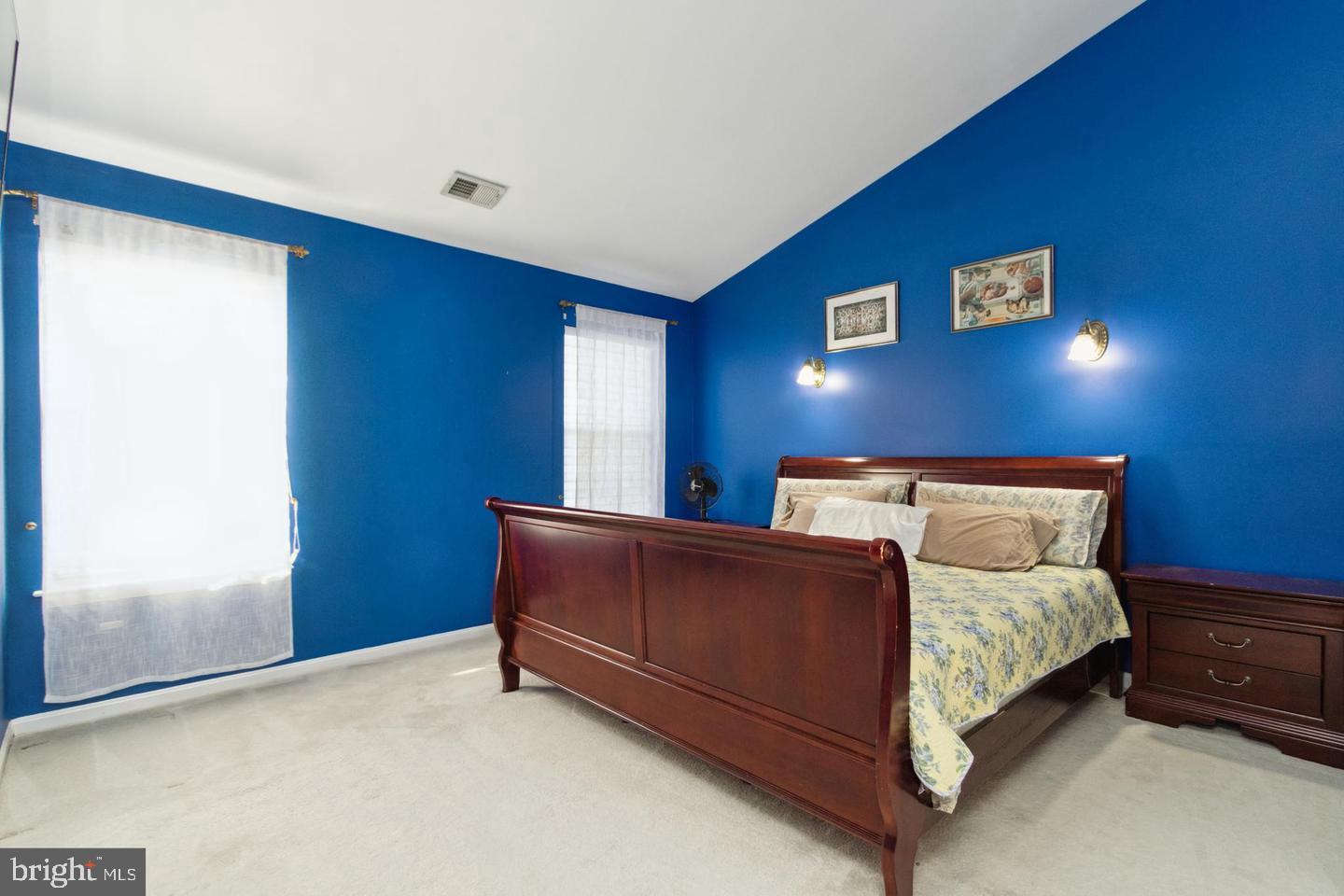 CASCADES/LOWES - Residential Lease