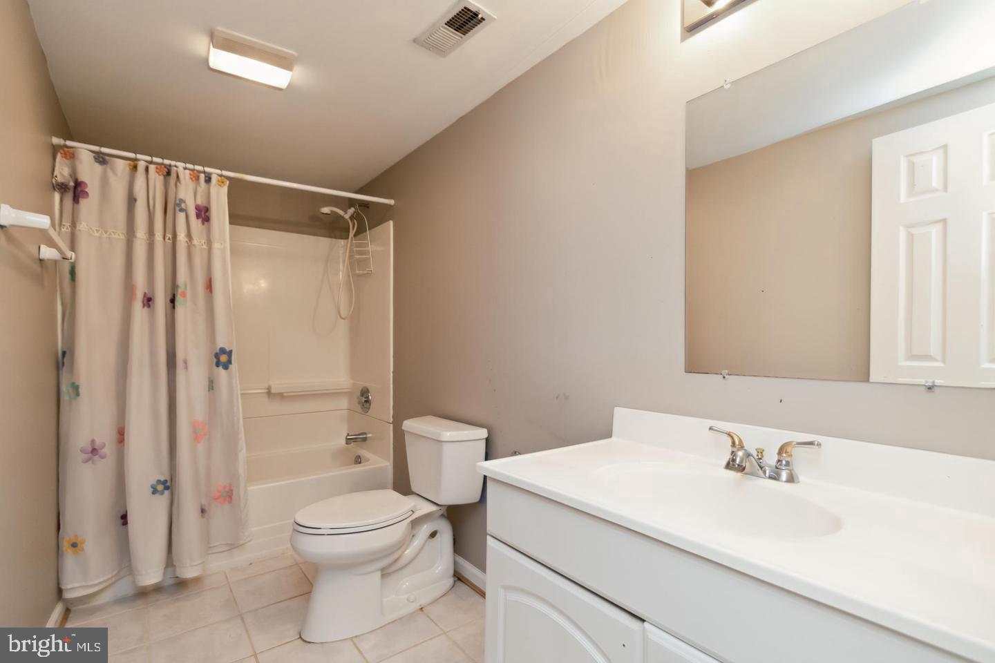 CASCADES/LOWES - Residential Lease