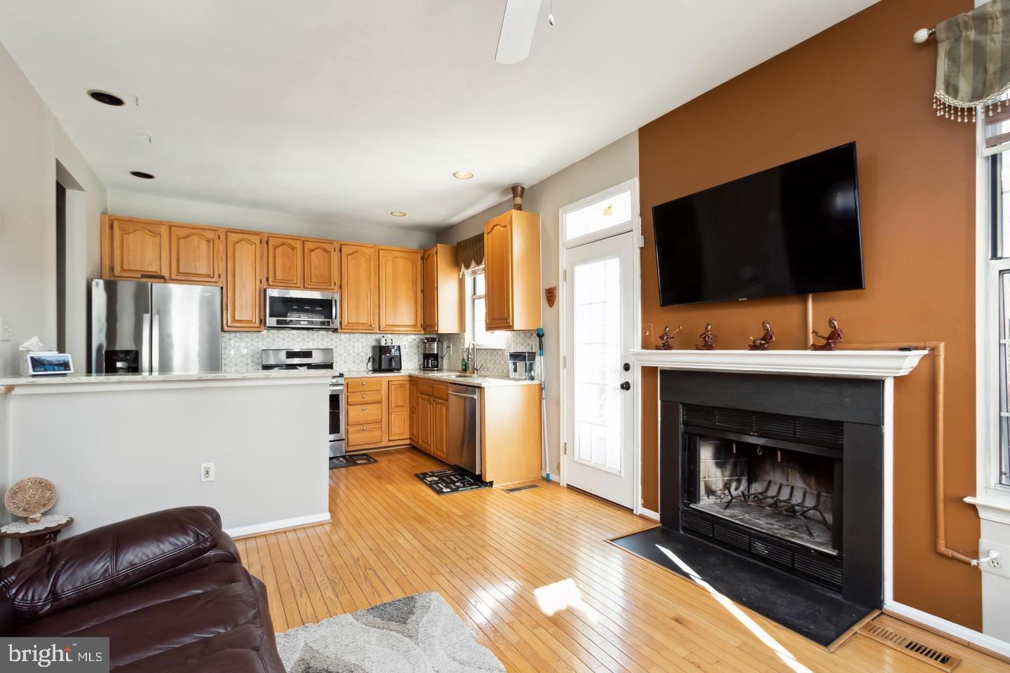 CASCADES/LOWES - Residential Lease