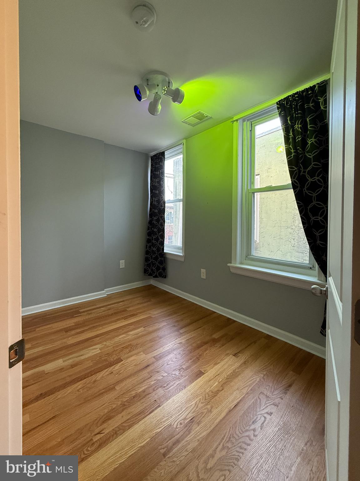 PORT RICHMOND - Residential