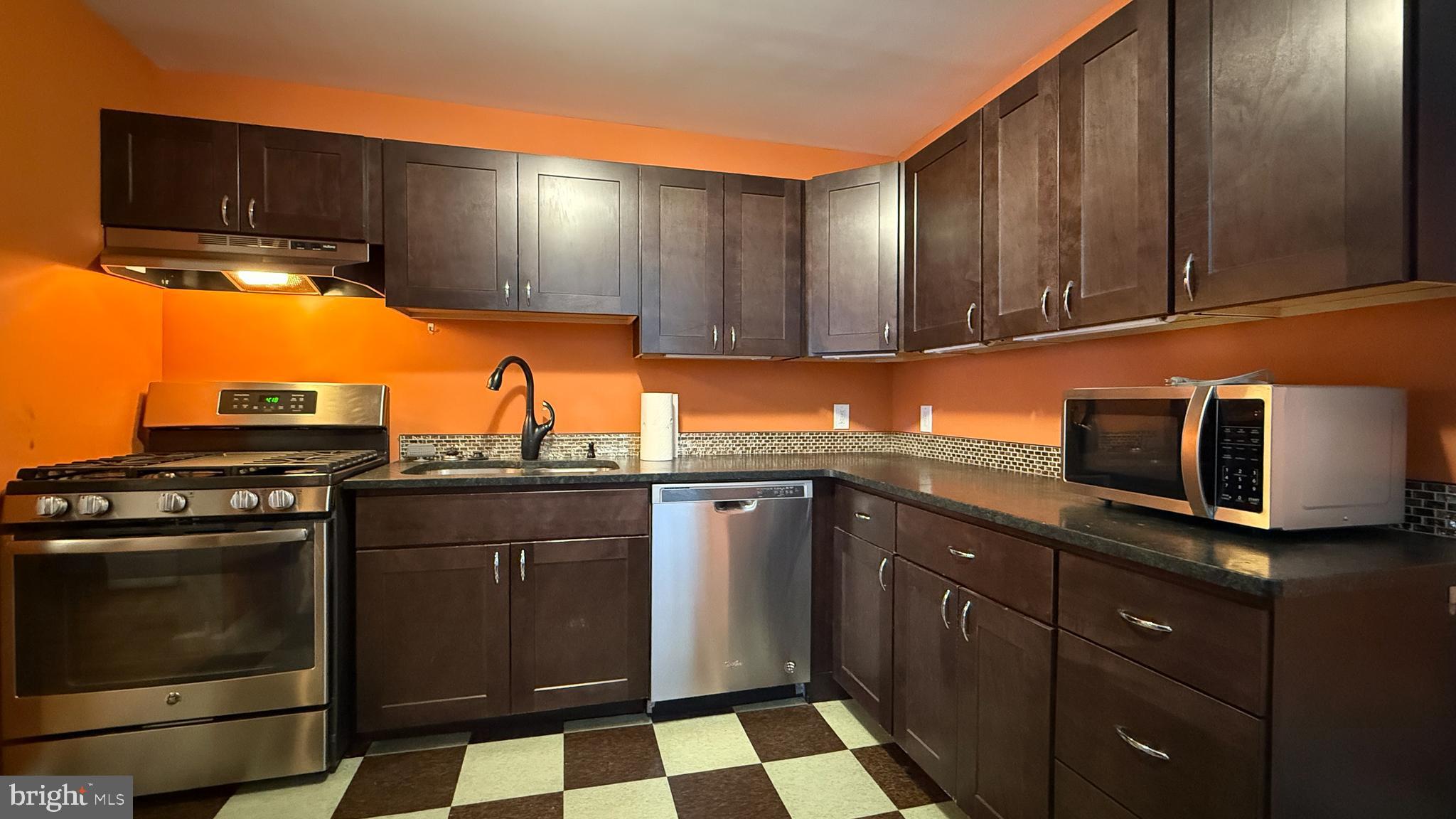 PORT RICHMOND - Residential