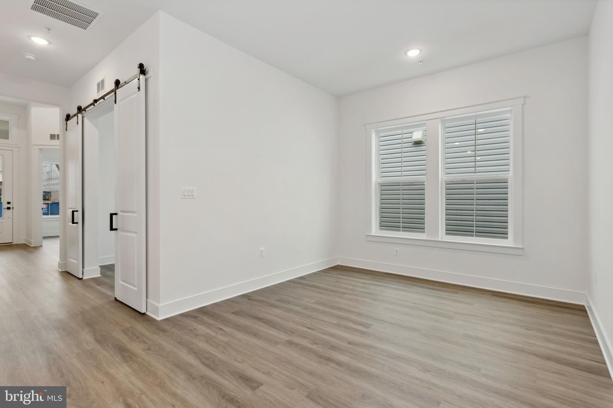 FOUR SEASONS AT KENT ISLAND - Residential