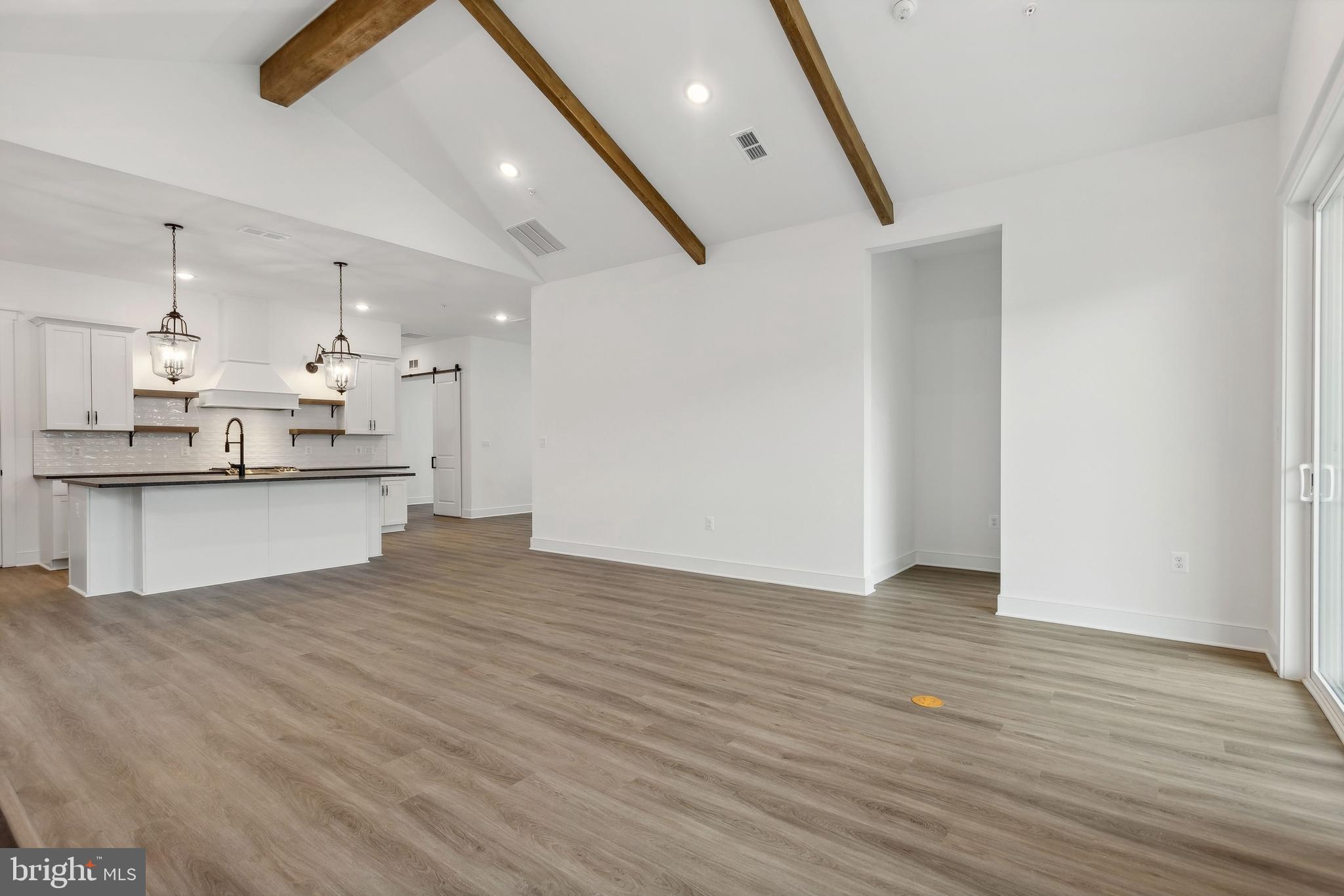 FOUR SEASONS AT KENT ISLAND - Residential