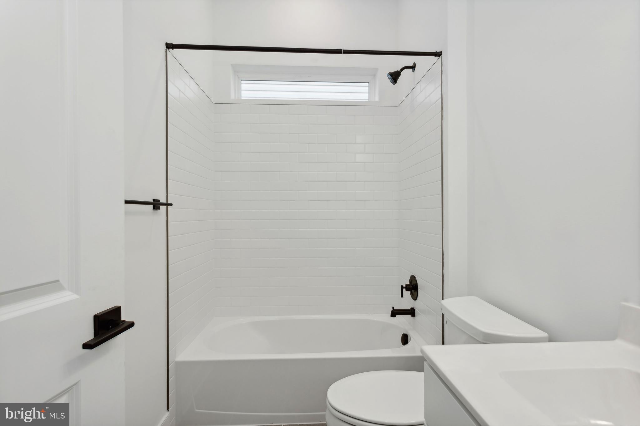 FOUR SEASONS AT KENT ISLAND - Residential