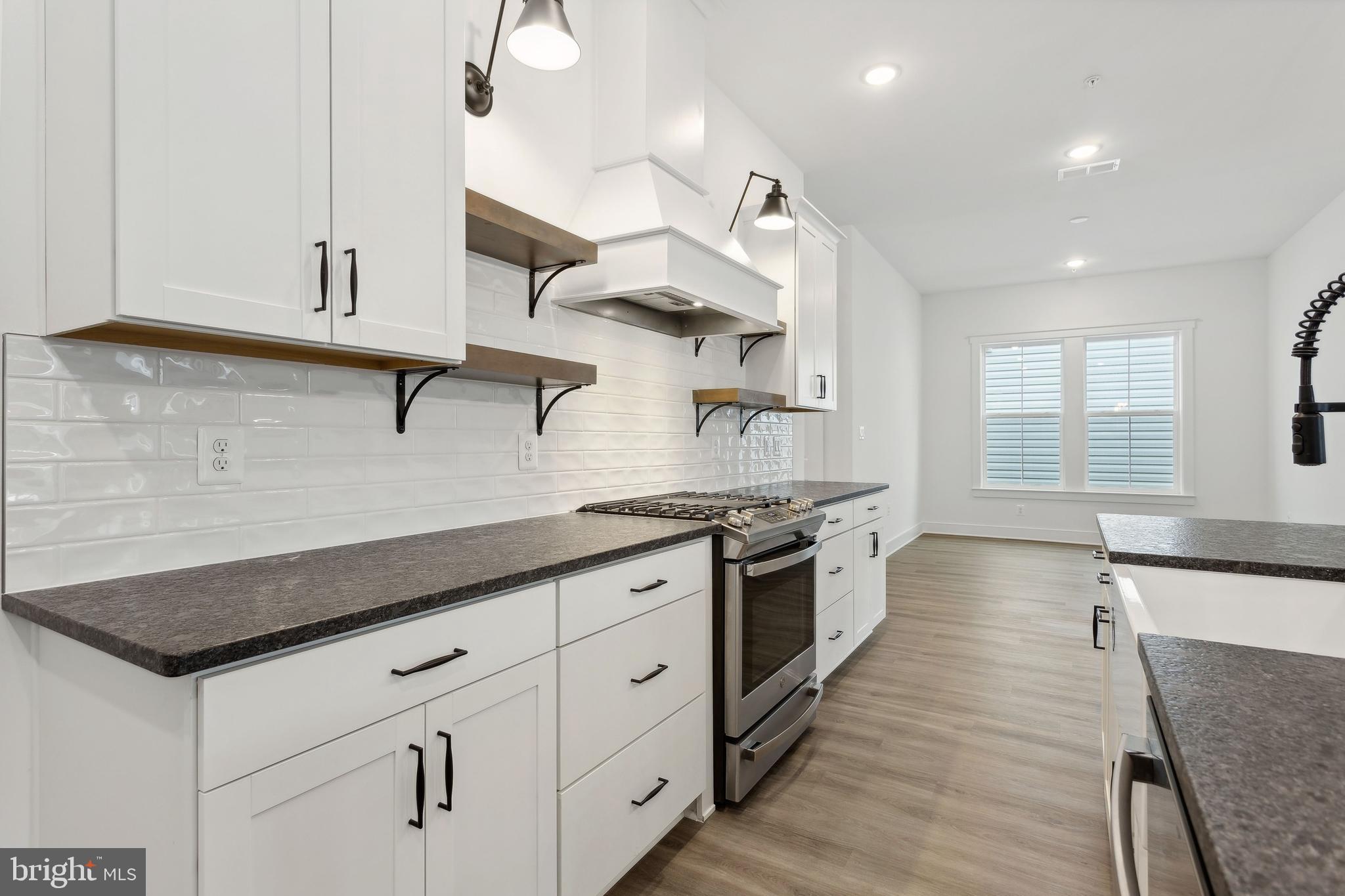 FOUR SEASONS AT KENT ISLAND - Residential