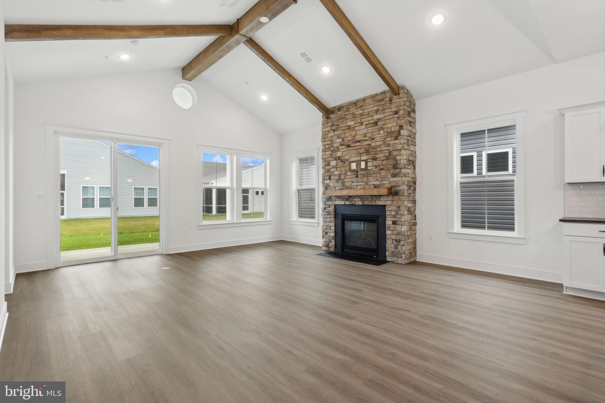 FOUR SEASONS AT KENT ISLAND - Residential