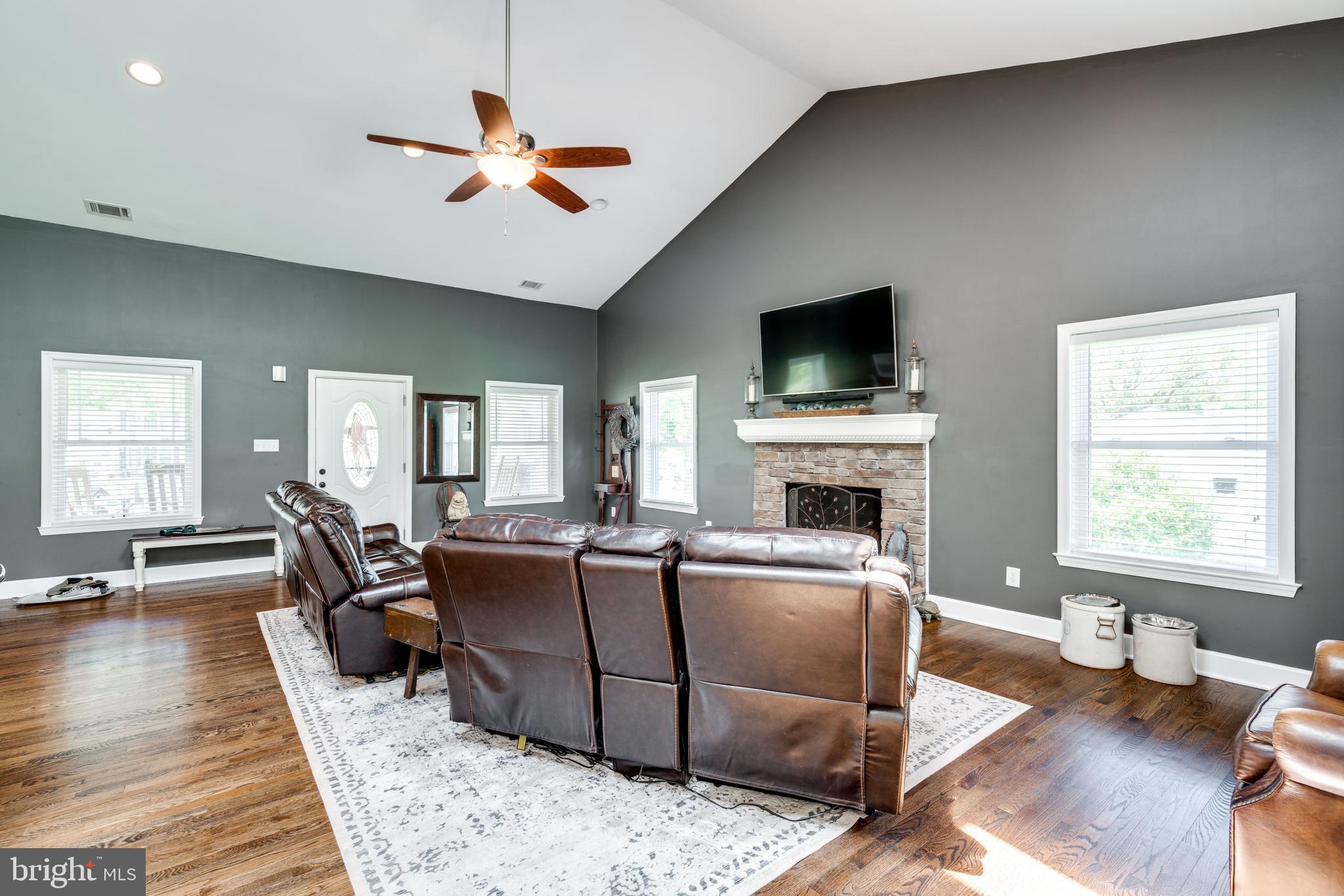 CHAPEL ACRES - Residential