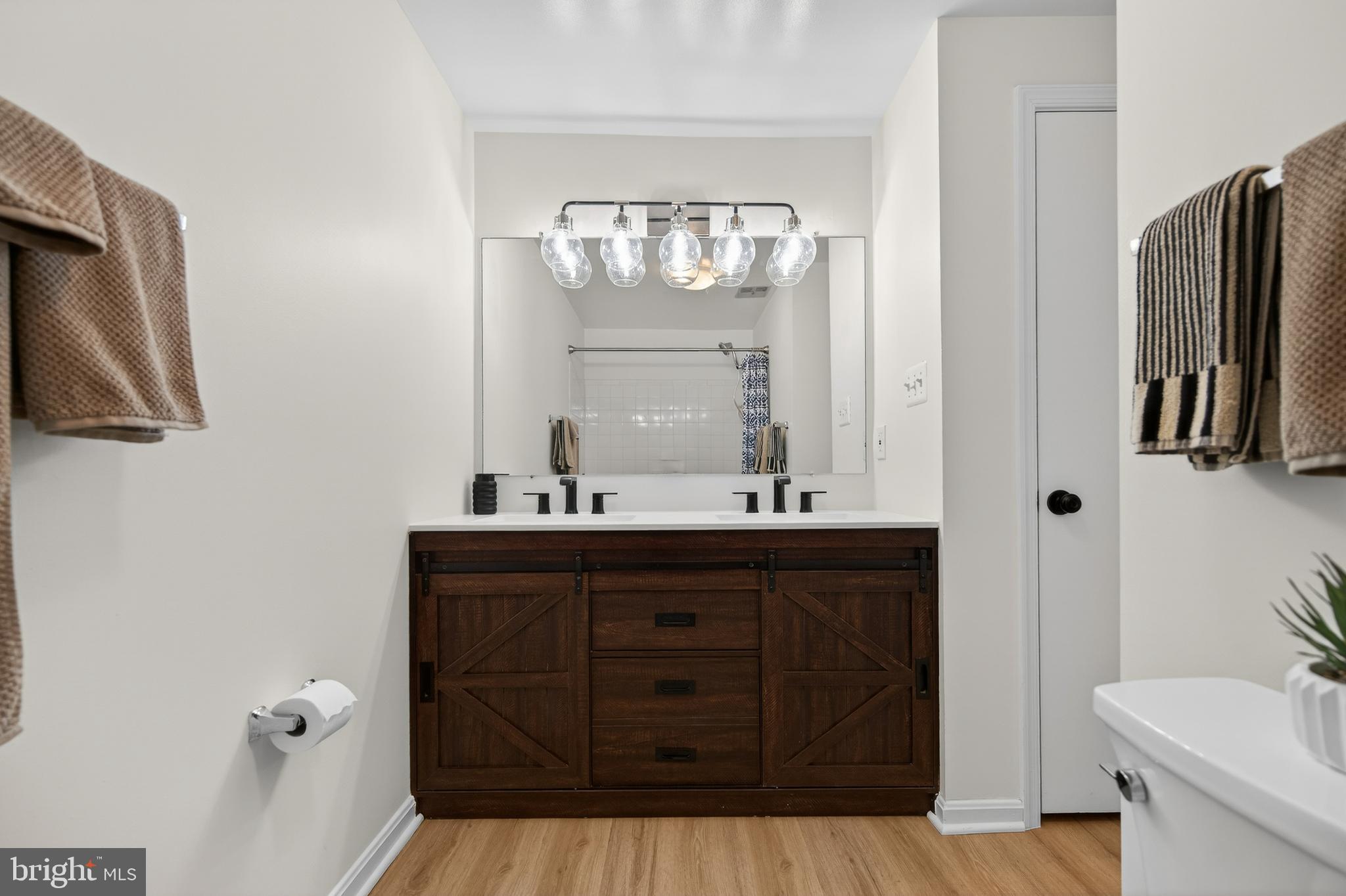 RESTON - Residential